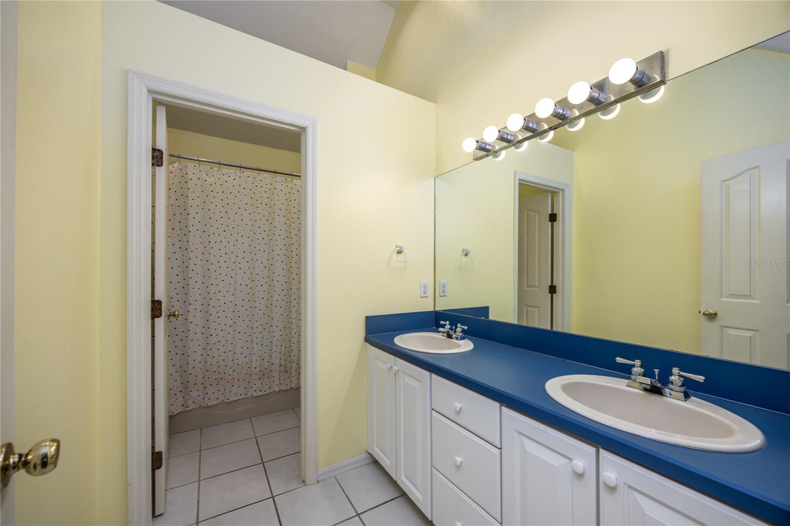 HUNTINGTON PH II - Residential