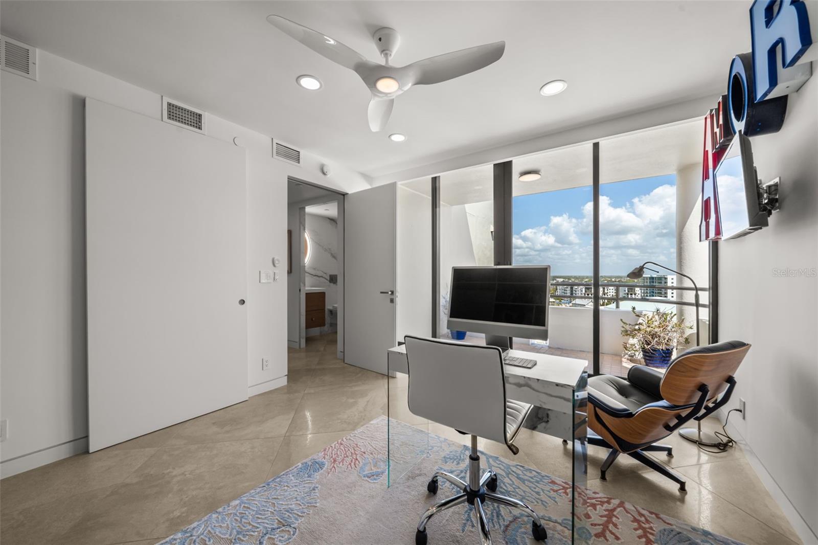 BAY PLAZA - Residential