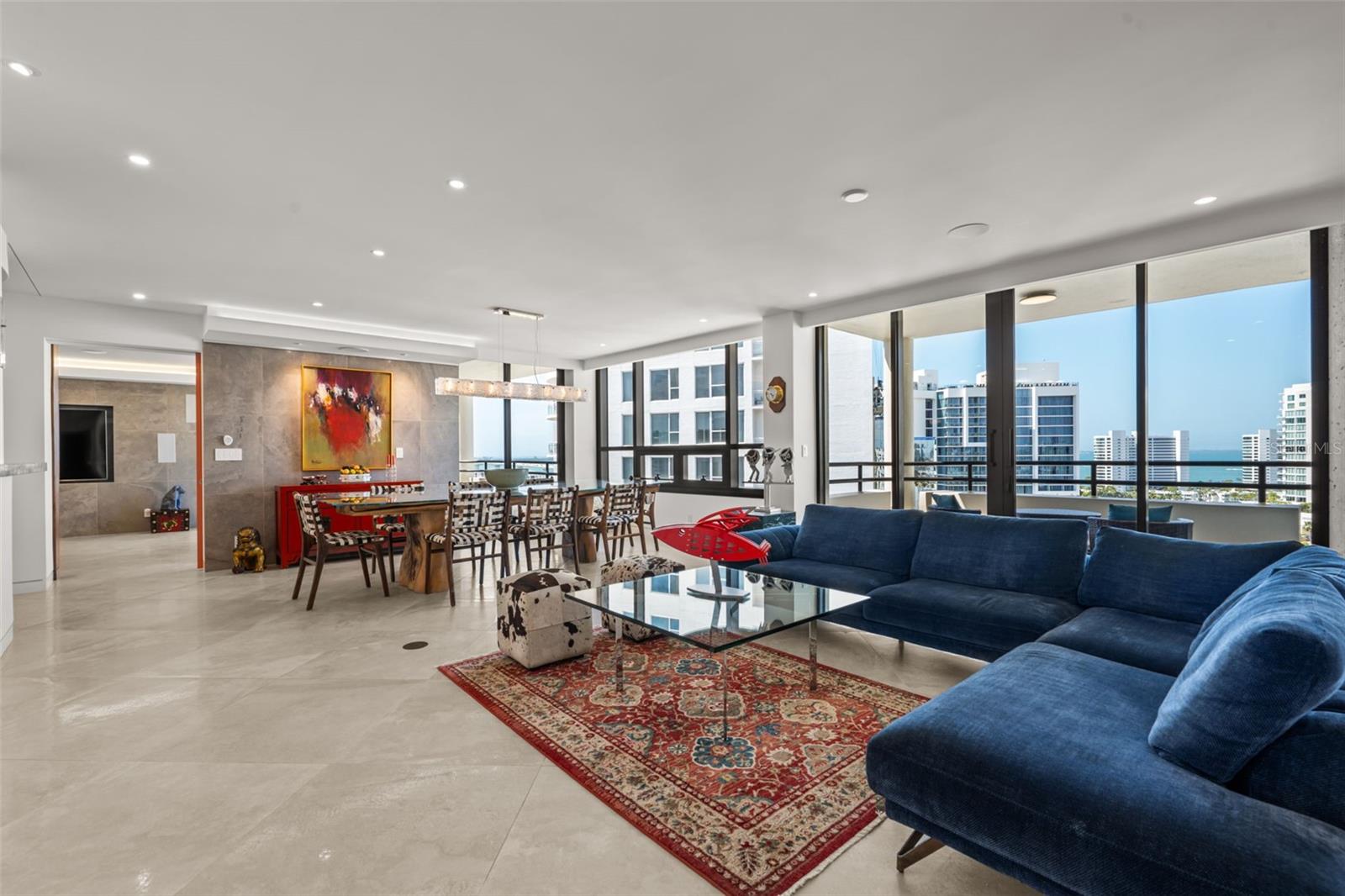 BAY PLAZA - Residential