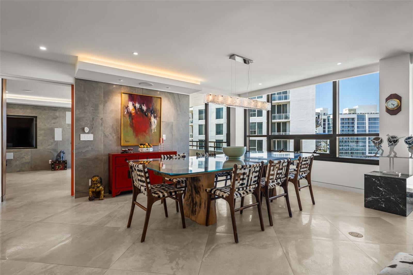 BAY PLAZA - Residential