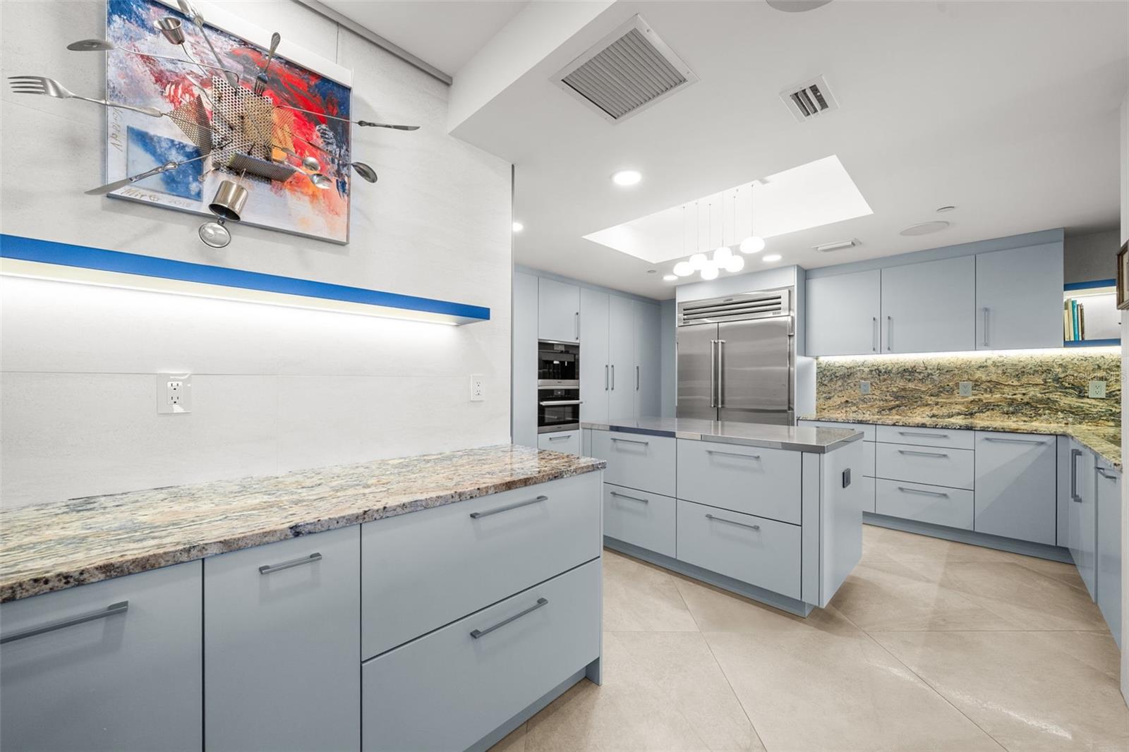 BAY PLAZA - Residential