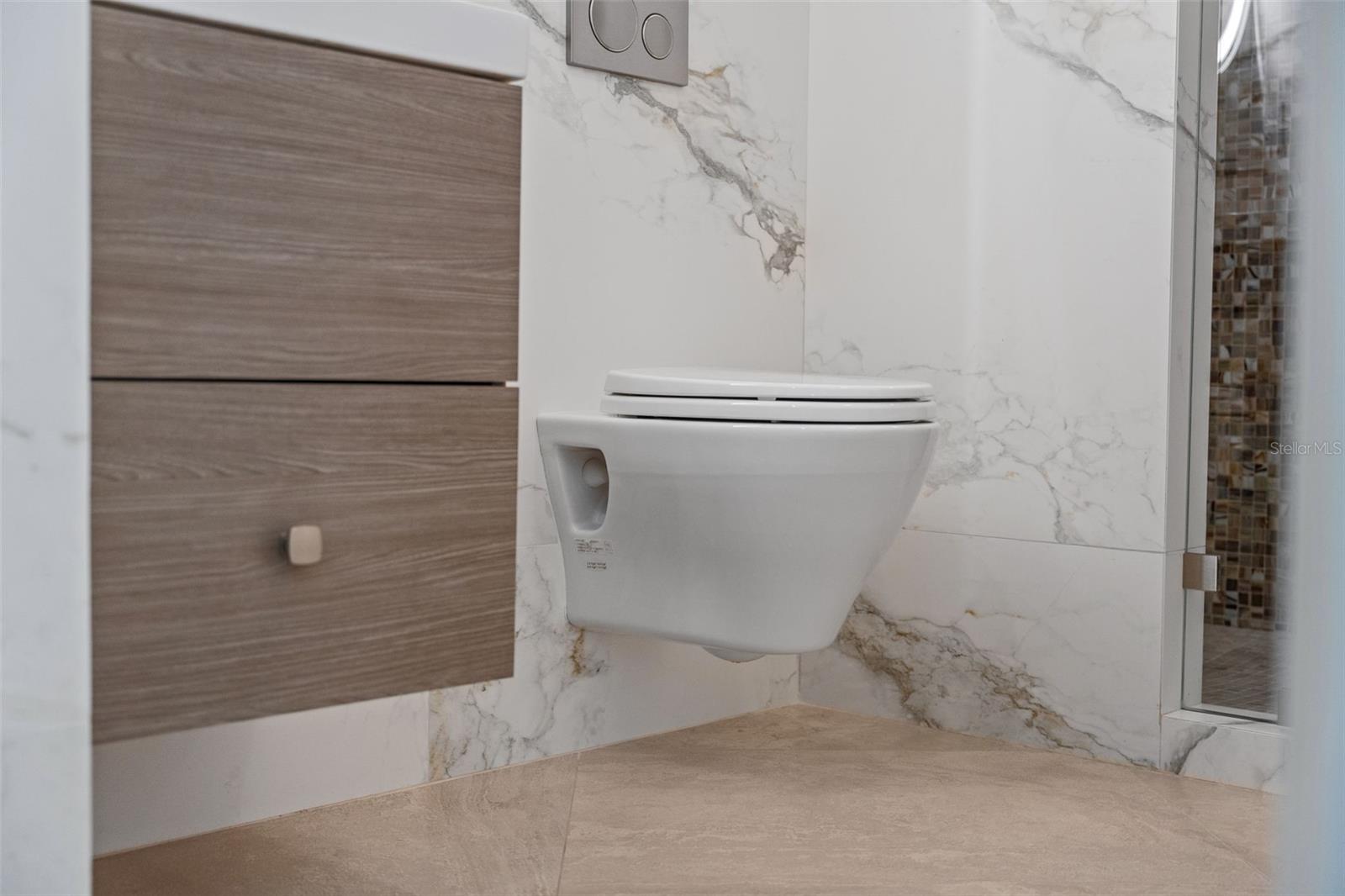 BAY PLAZA - Residential