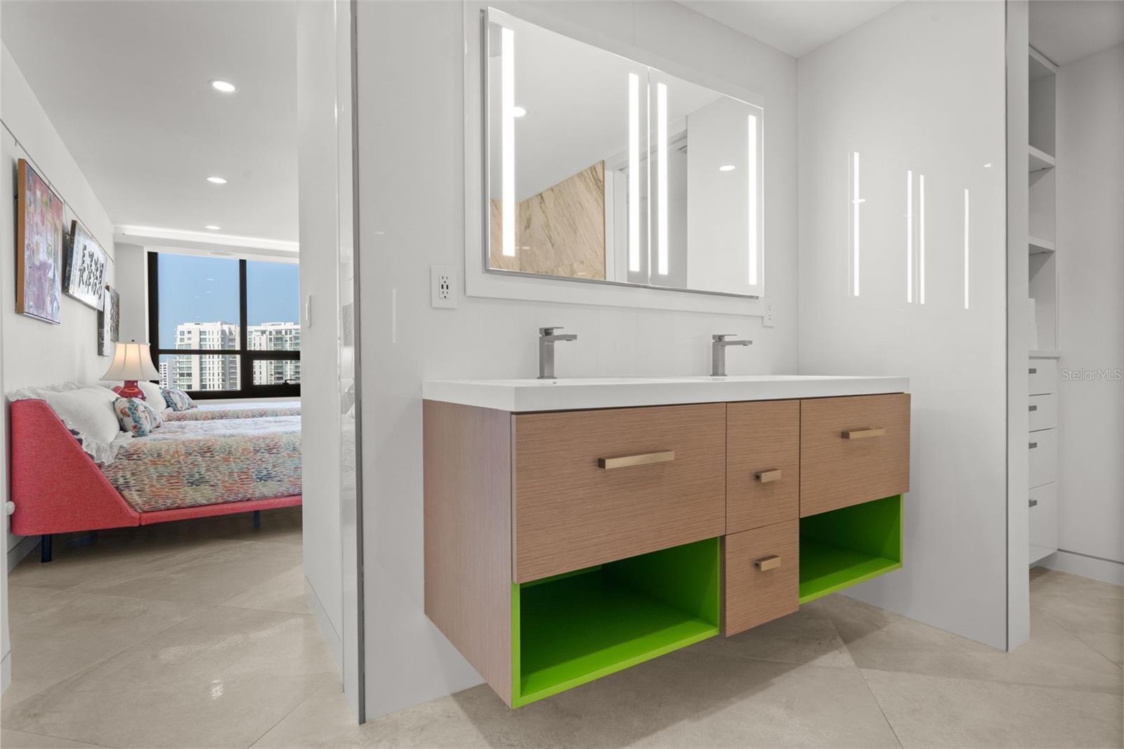 BAY PLAZA - Residential