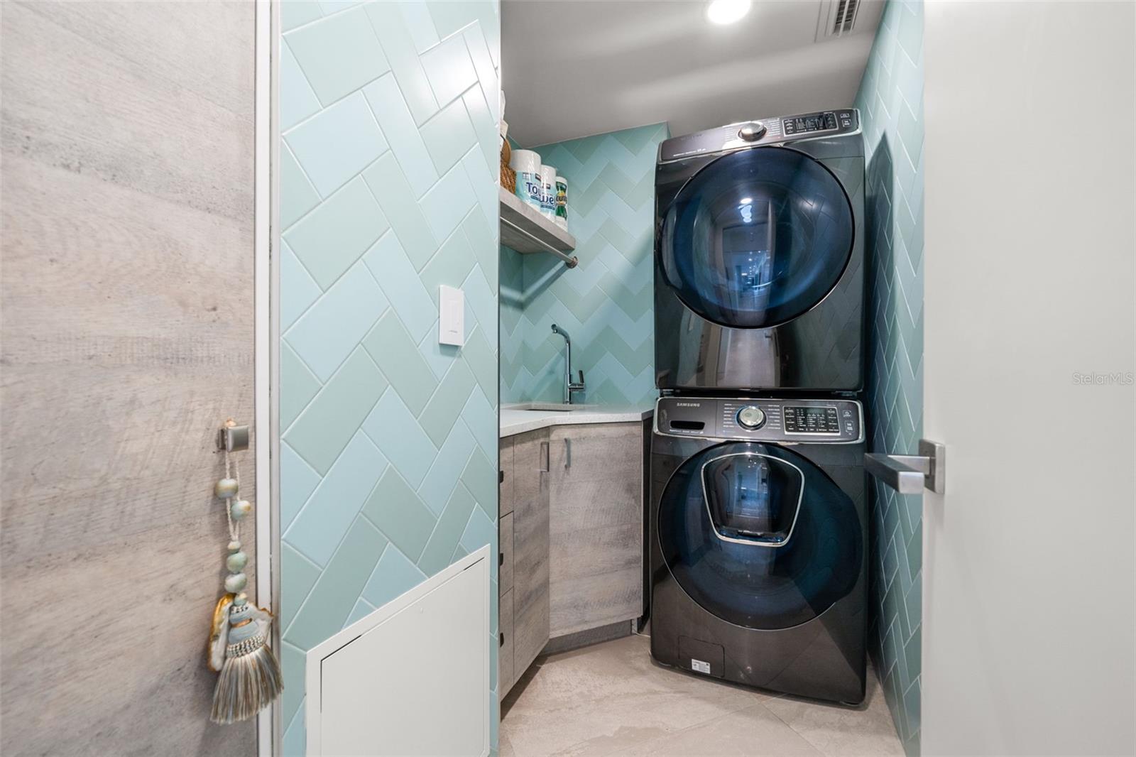 BAY PLAZA - Residential