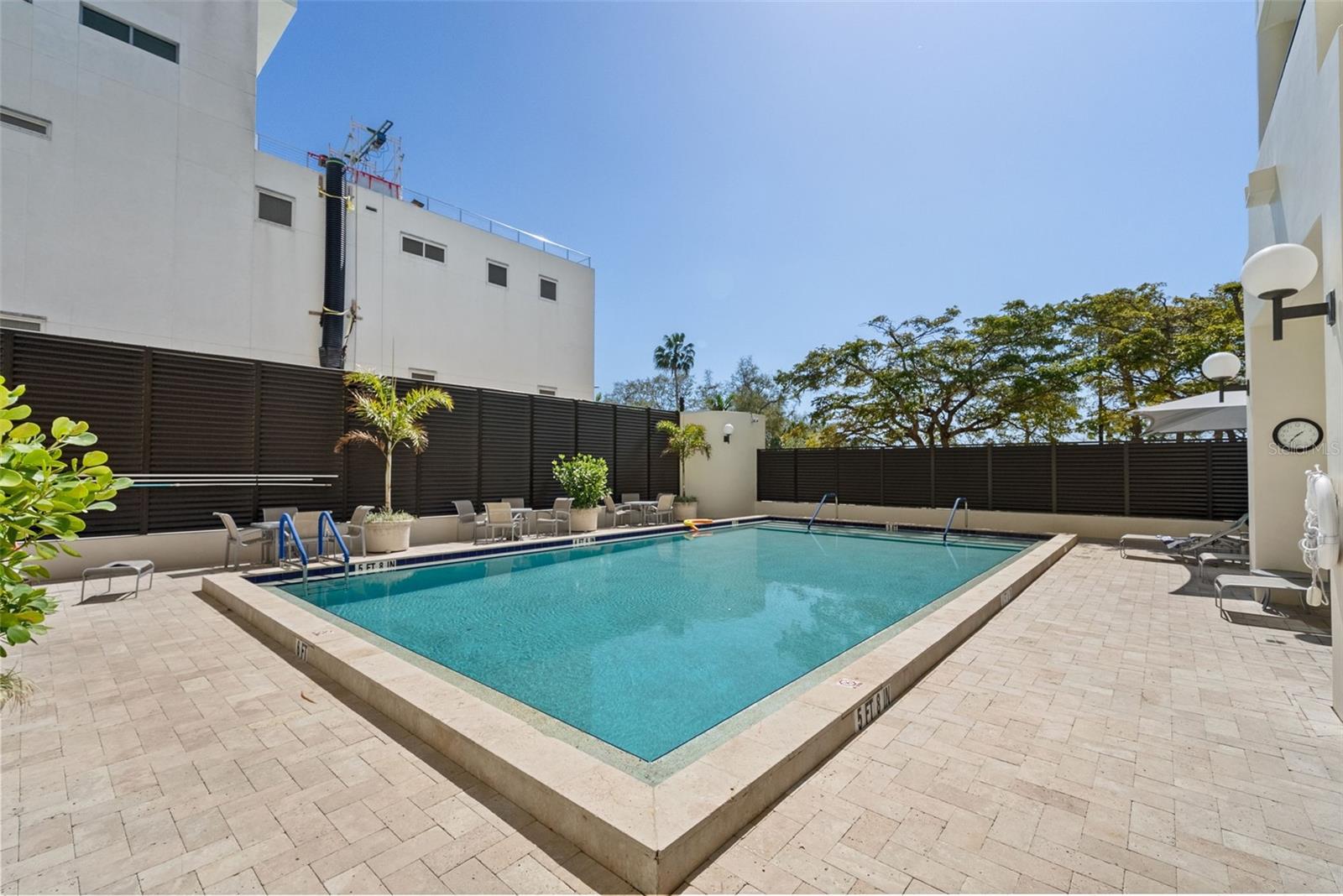 BAY PLAZA - Residential