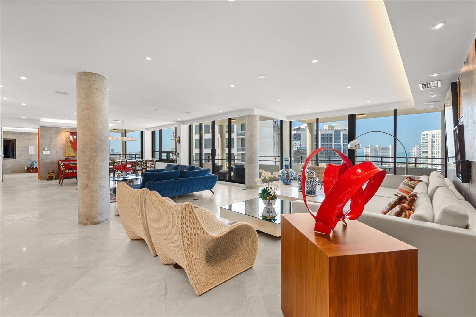 BAY PLAZA - Residential