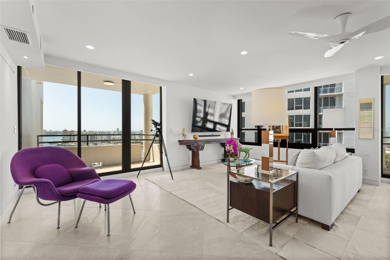 BAY PLAZA - Residential