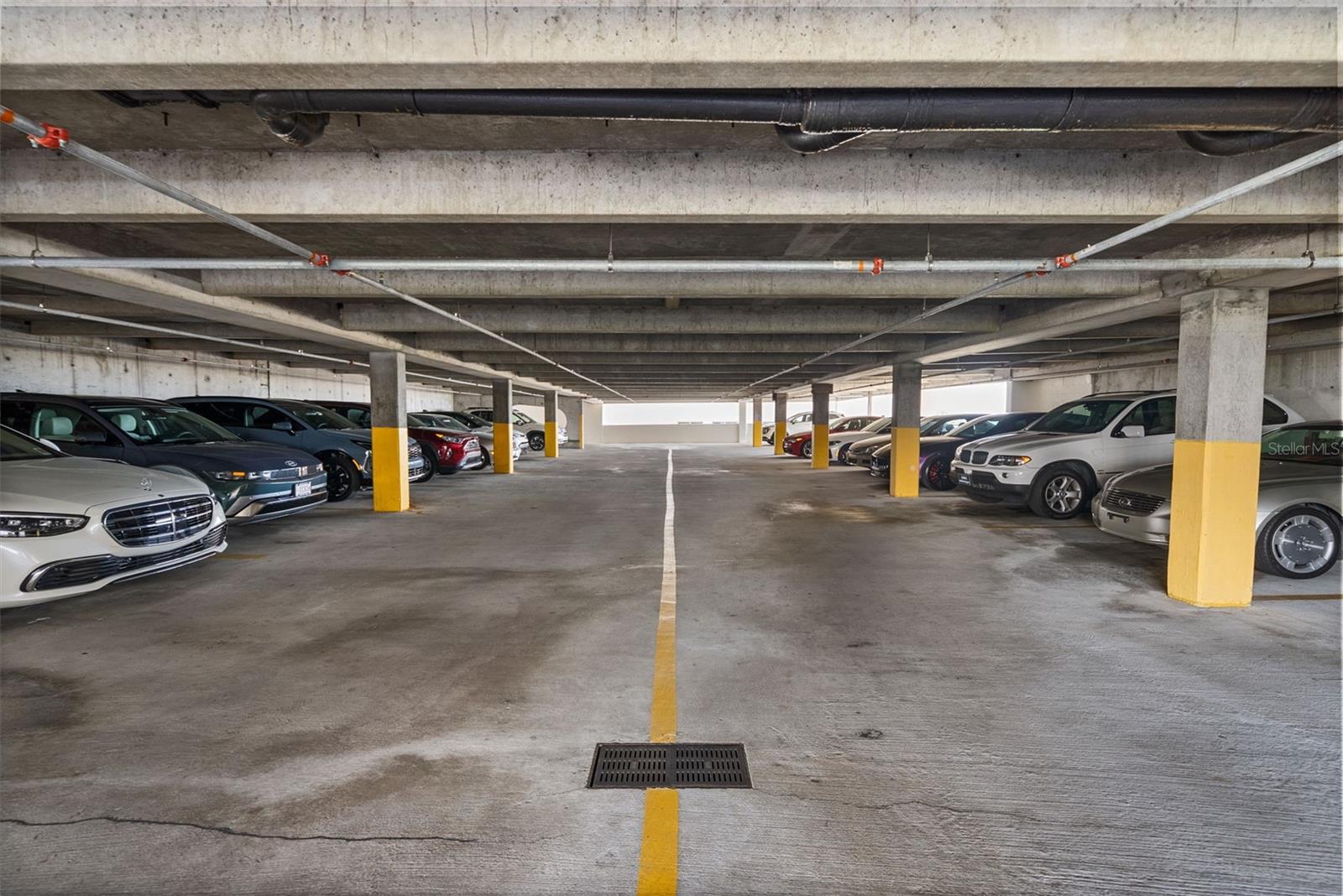 BAY PLAZA - Residential