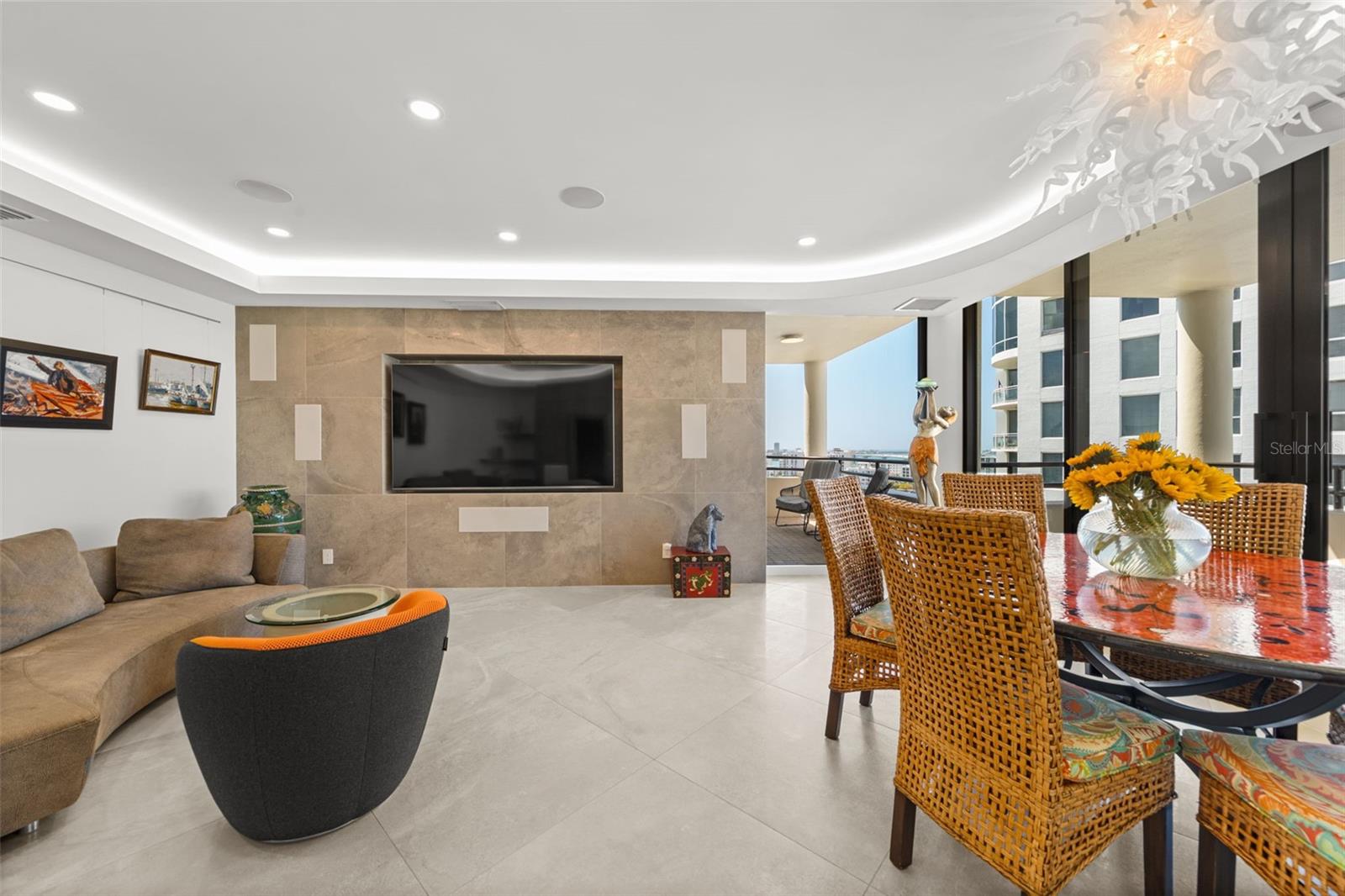 BAY PLAZA - Residential