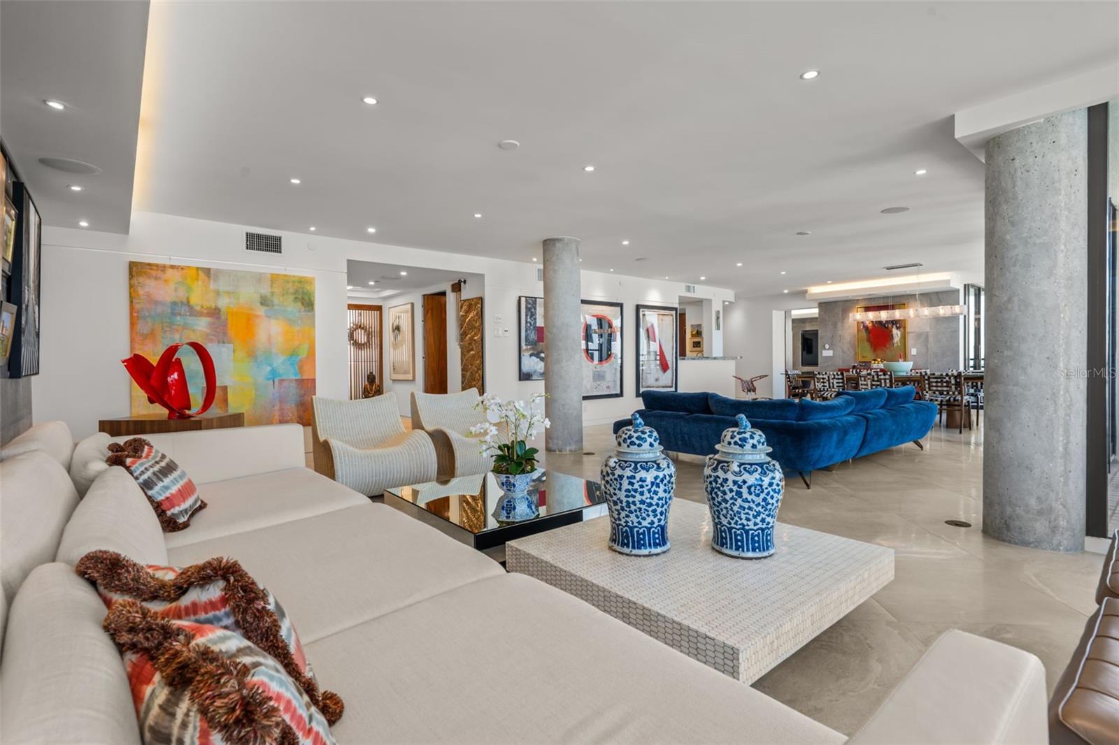 BAY PLAZA - Residential