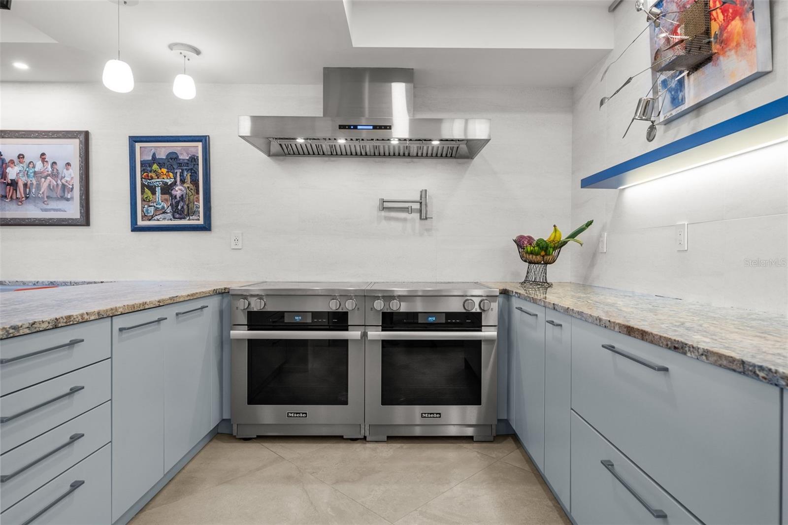 BAY PLAZA - Residential