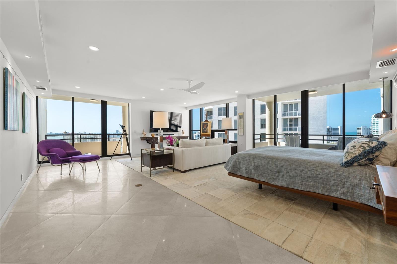 BAY PLAZA - Residential