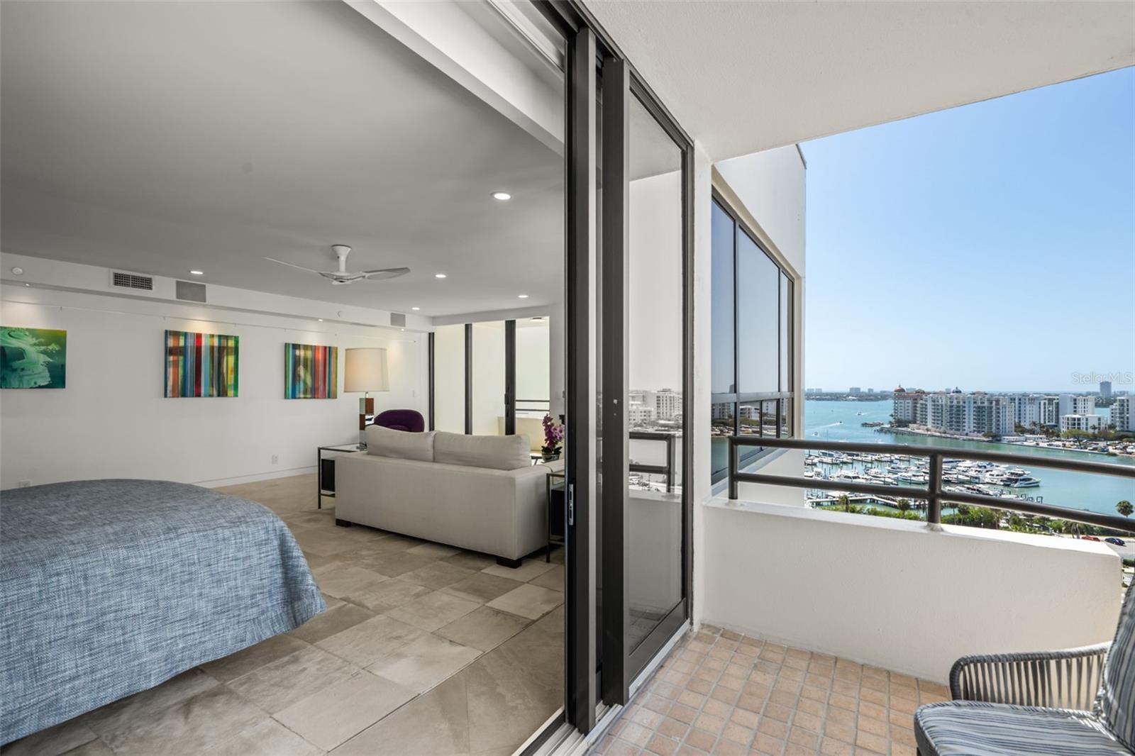 BAY PLAZA - Residential