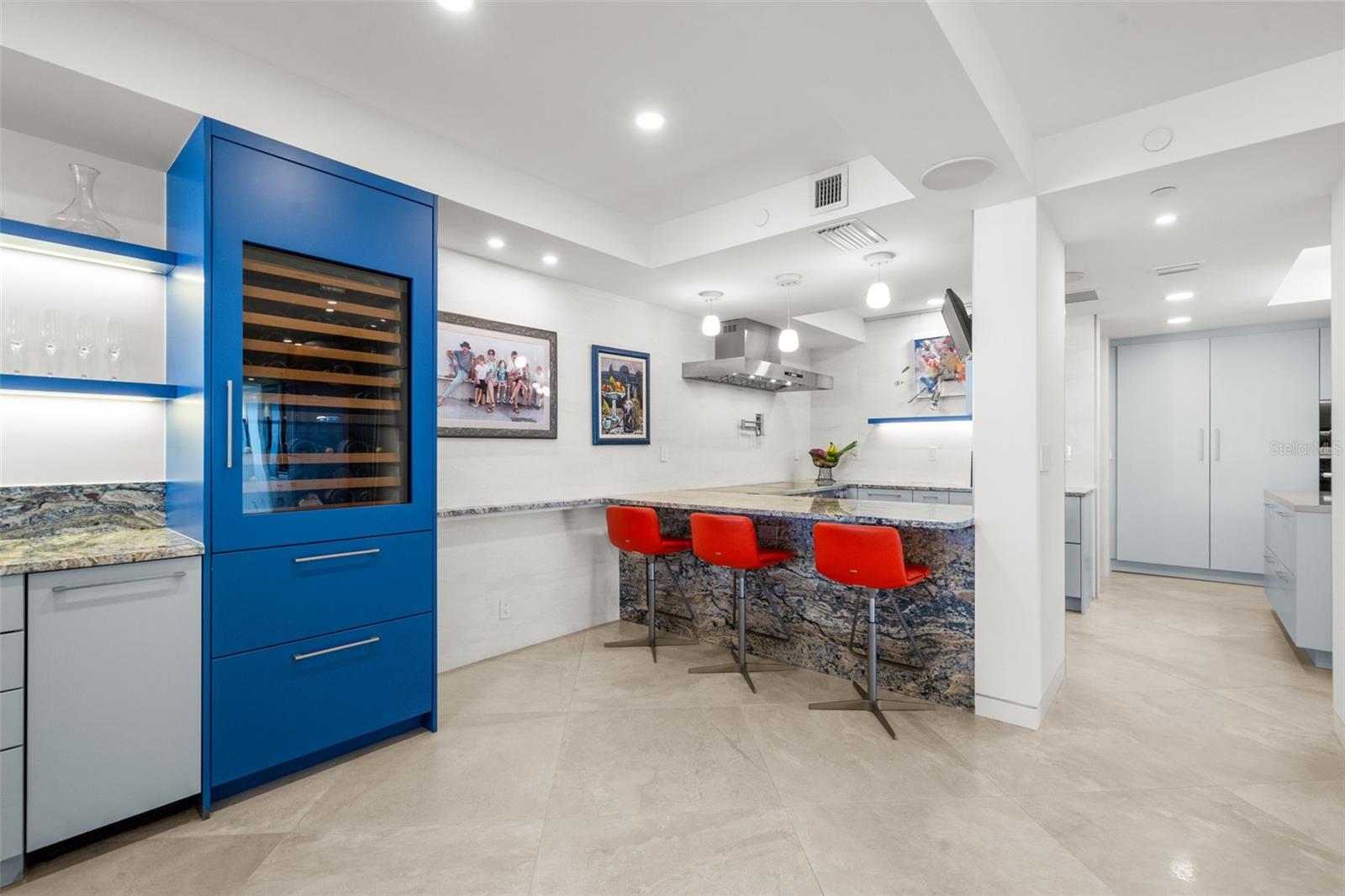 BAY PLAZA - Residential