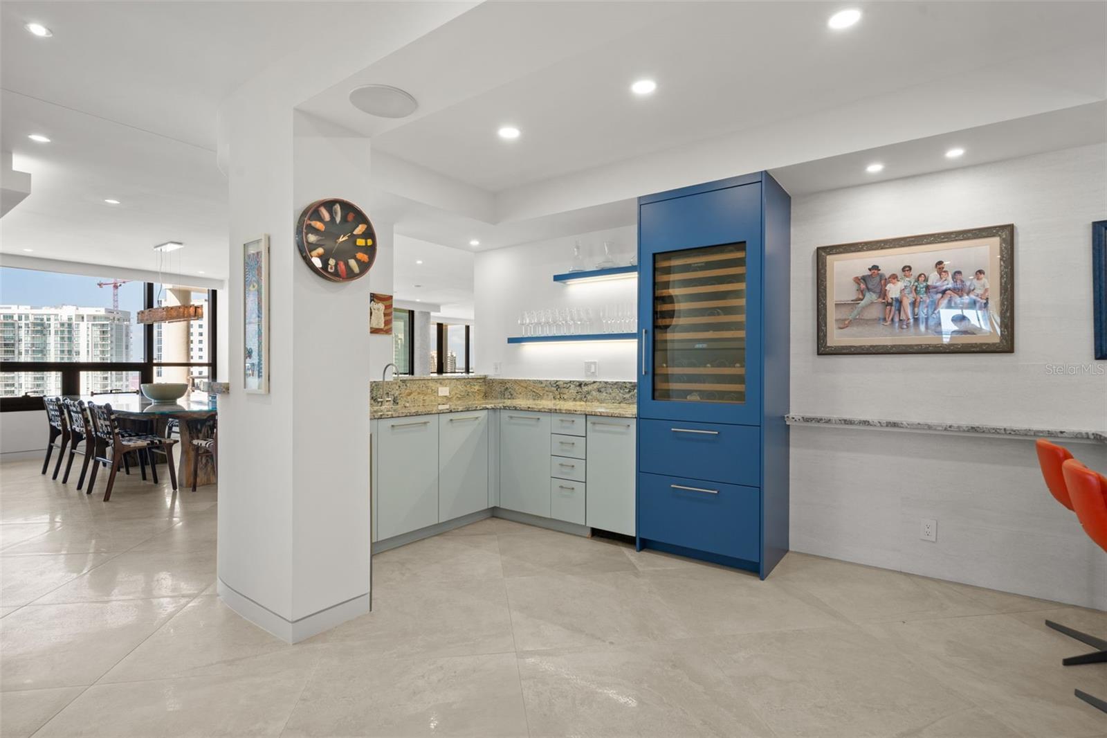 BAY PLAZA - Residential