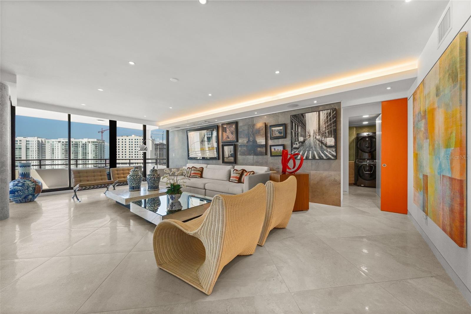 BAY PLAZA - Residential