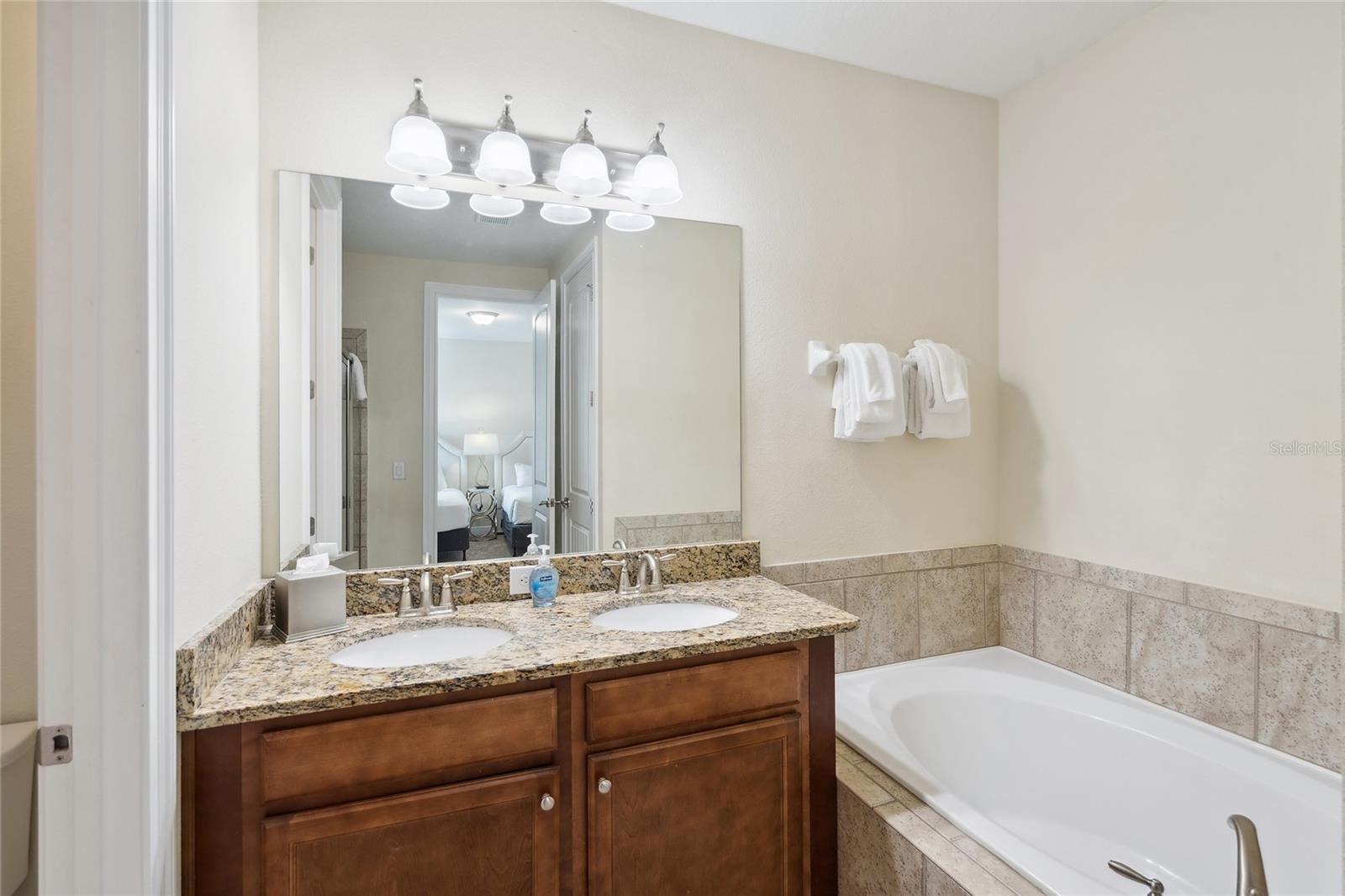 REUNION WEST PH 1 WEST & AMENT CTR RPLT - Residential