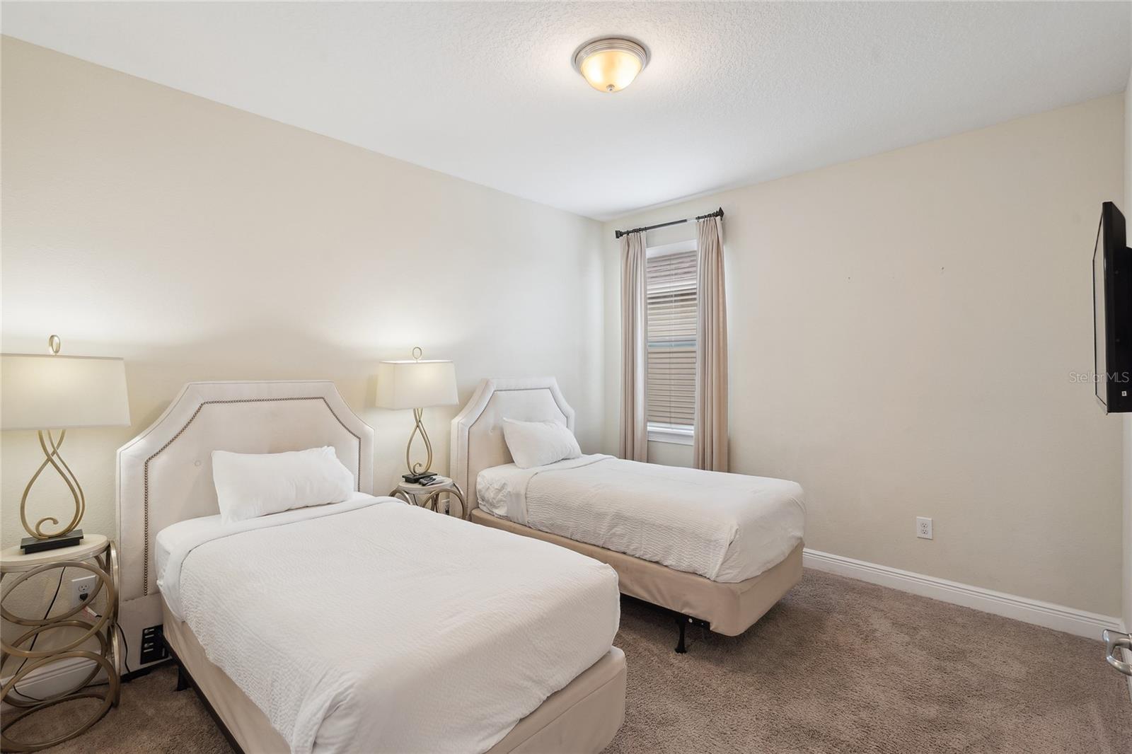 REUNION WEST PH 1 WEST & AMENT CTR RPLT - Residential