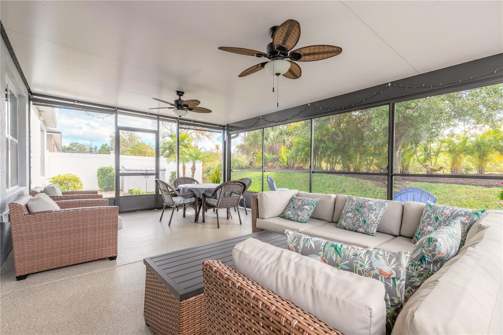 SABAL LAKES - Residential