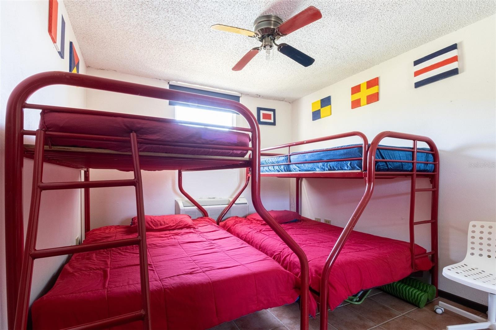 CONDOMINIO VILLA CARACOLES - Residential