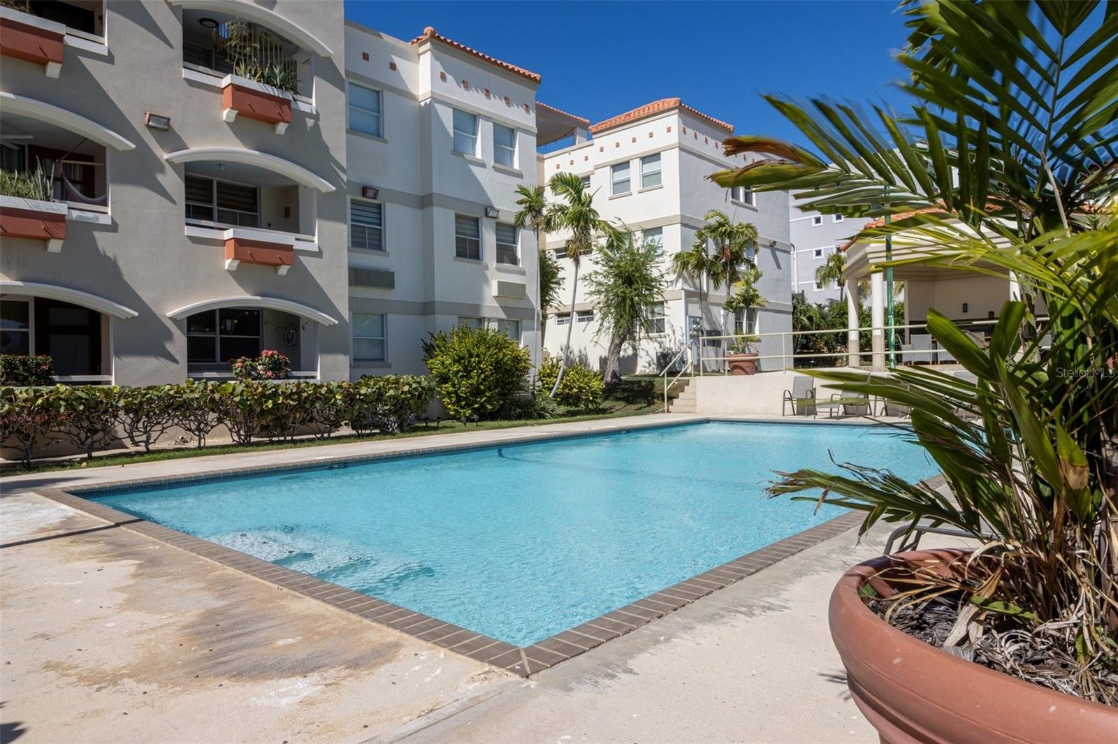 CONDOMINIO VILLA CARACOLES - Residential