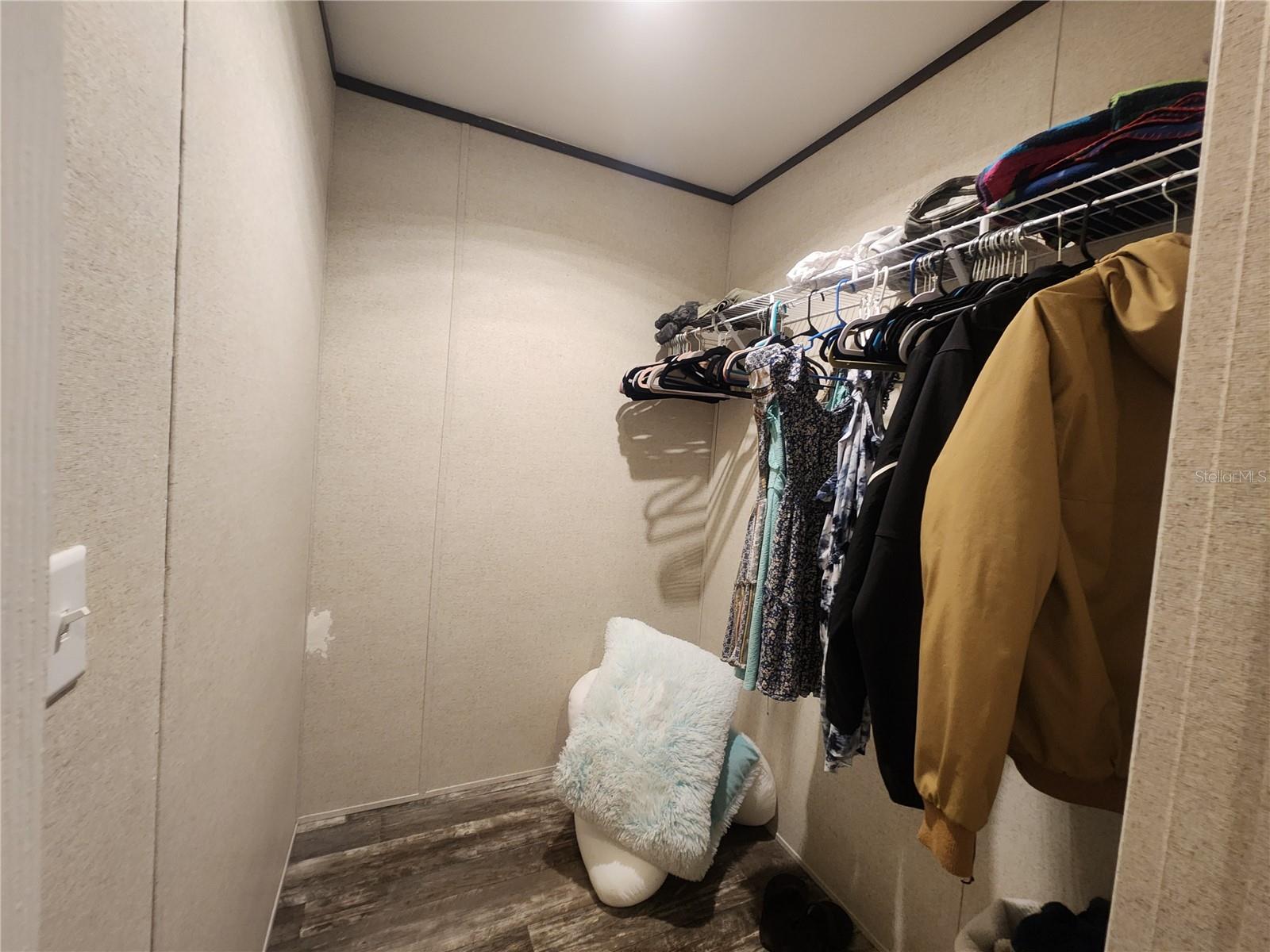 LAKE VIEW MANOR - Residential