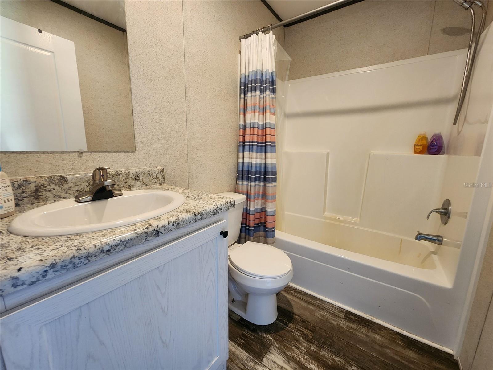 LAKE VIEW MANOR - Residential