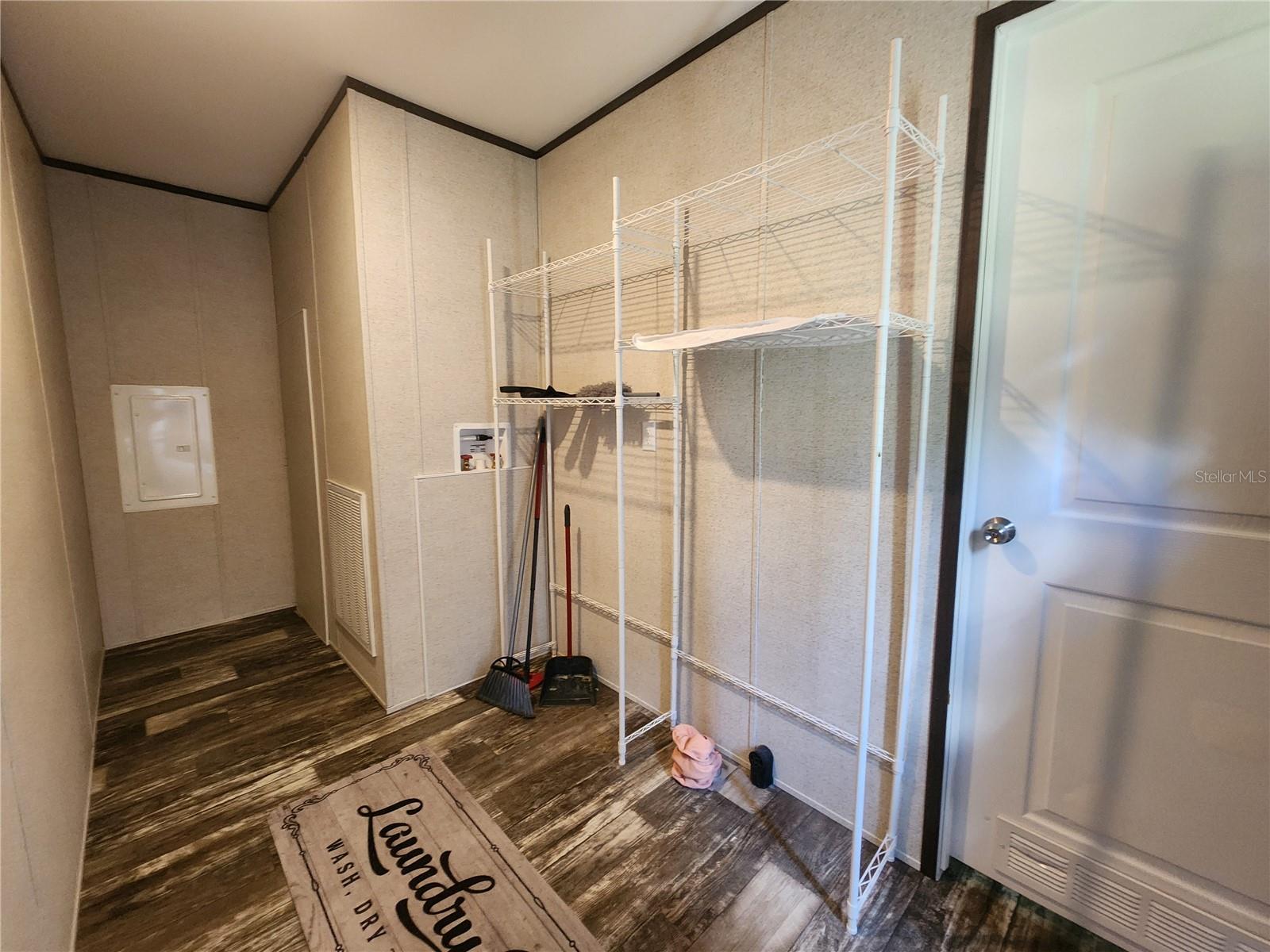 LAKE VIEW MANOR - Residential