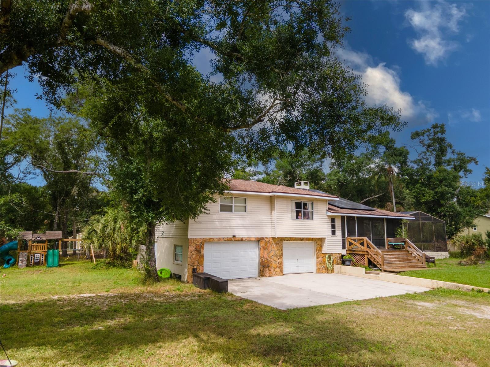 RIVER PALMS - Residential