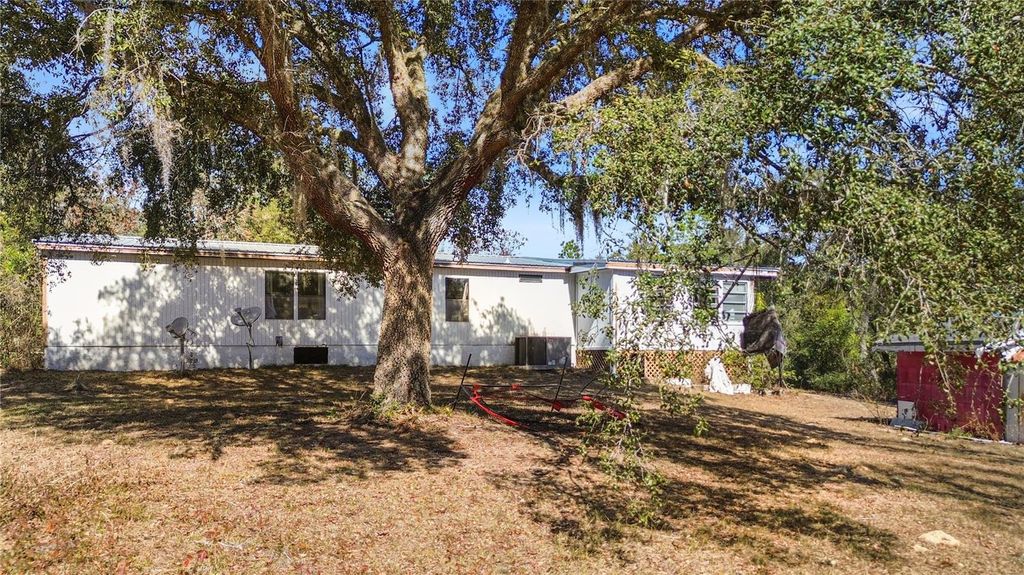 Photo of 14930 SE 2nd Lane, Williston, FL 32696 (MLS # OM720765)