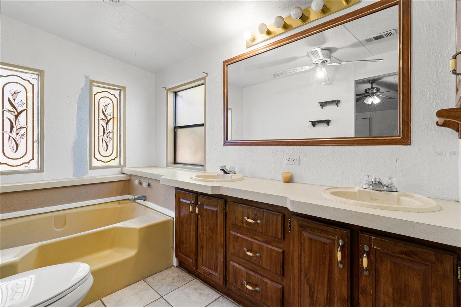 WILLISTON HLNDS - Residential