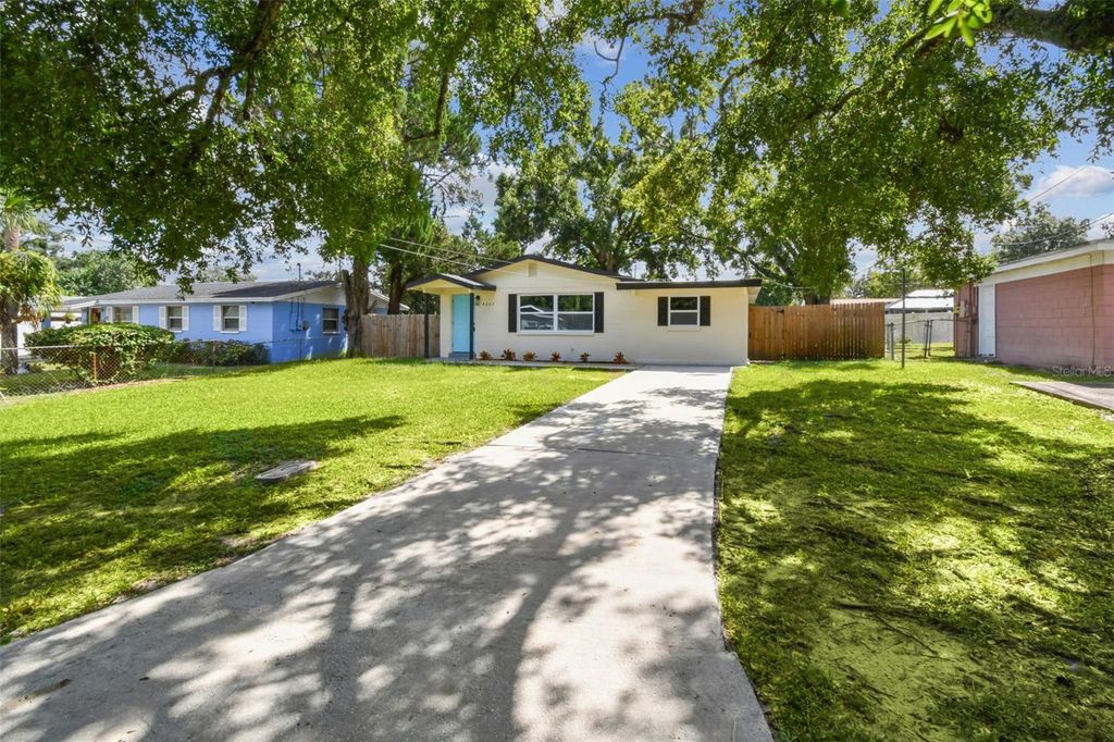 Photo of 4207 E Paris Street, Tampa, FL 33610 (MLS # TB8434939)