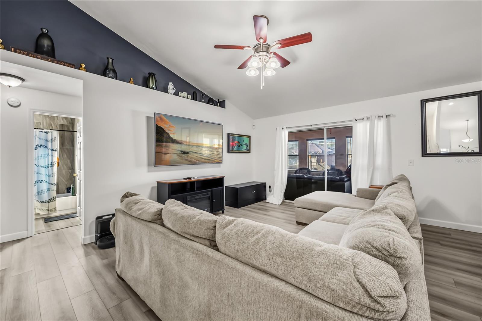 COUNTRY CHASE UNIT 1 - Residential