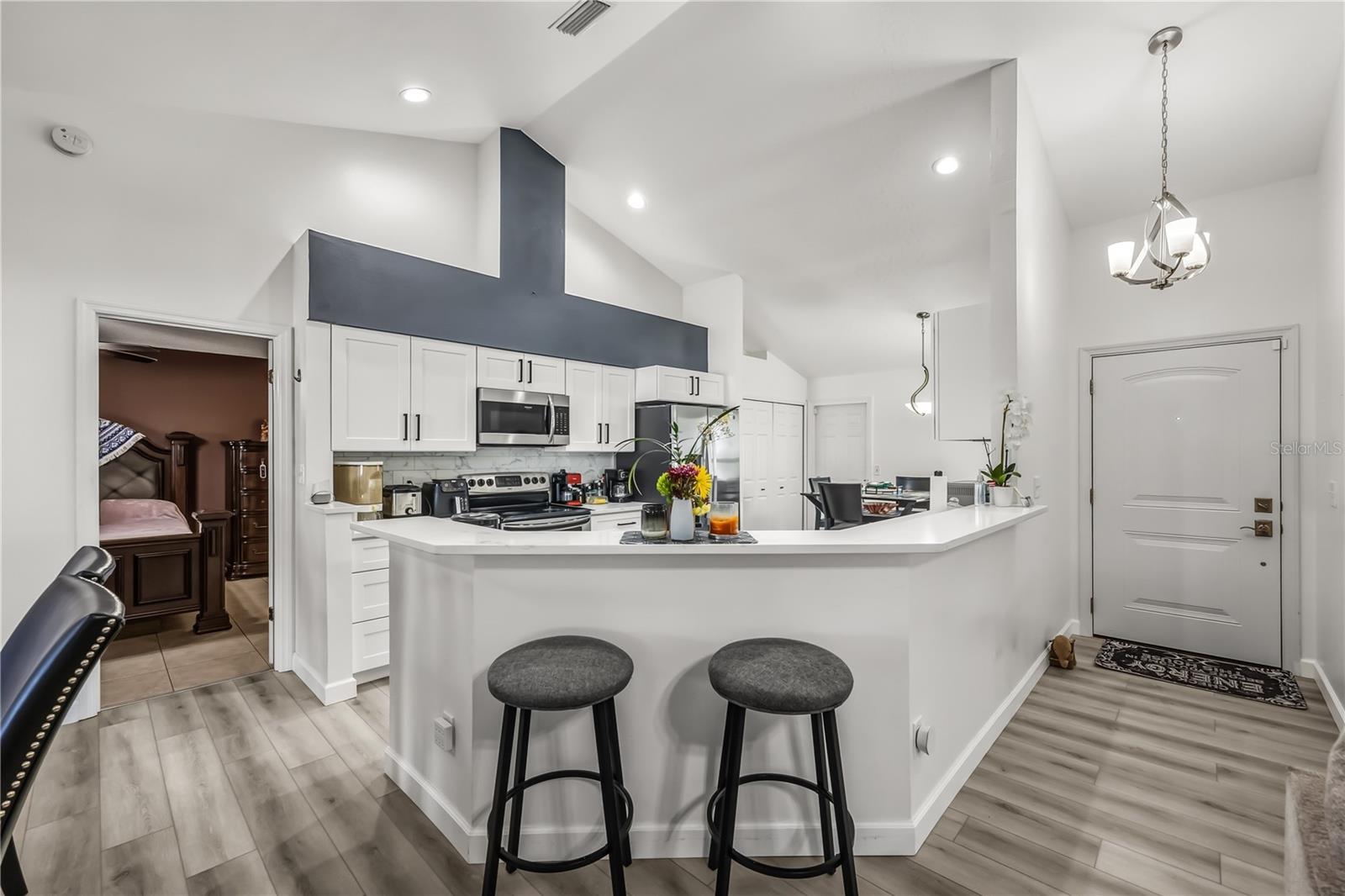 COUNTRY CHASE UNIT 1 - Residential