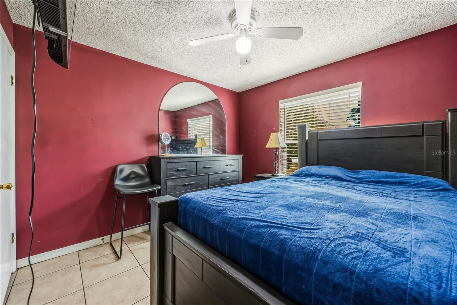 COUNTRY CHASE UNIT 1 - Residential