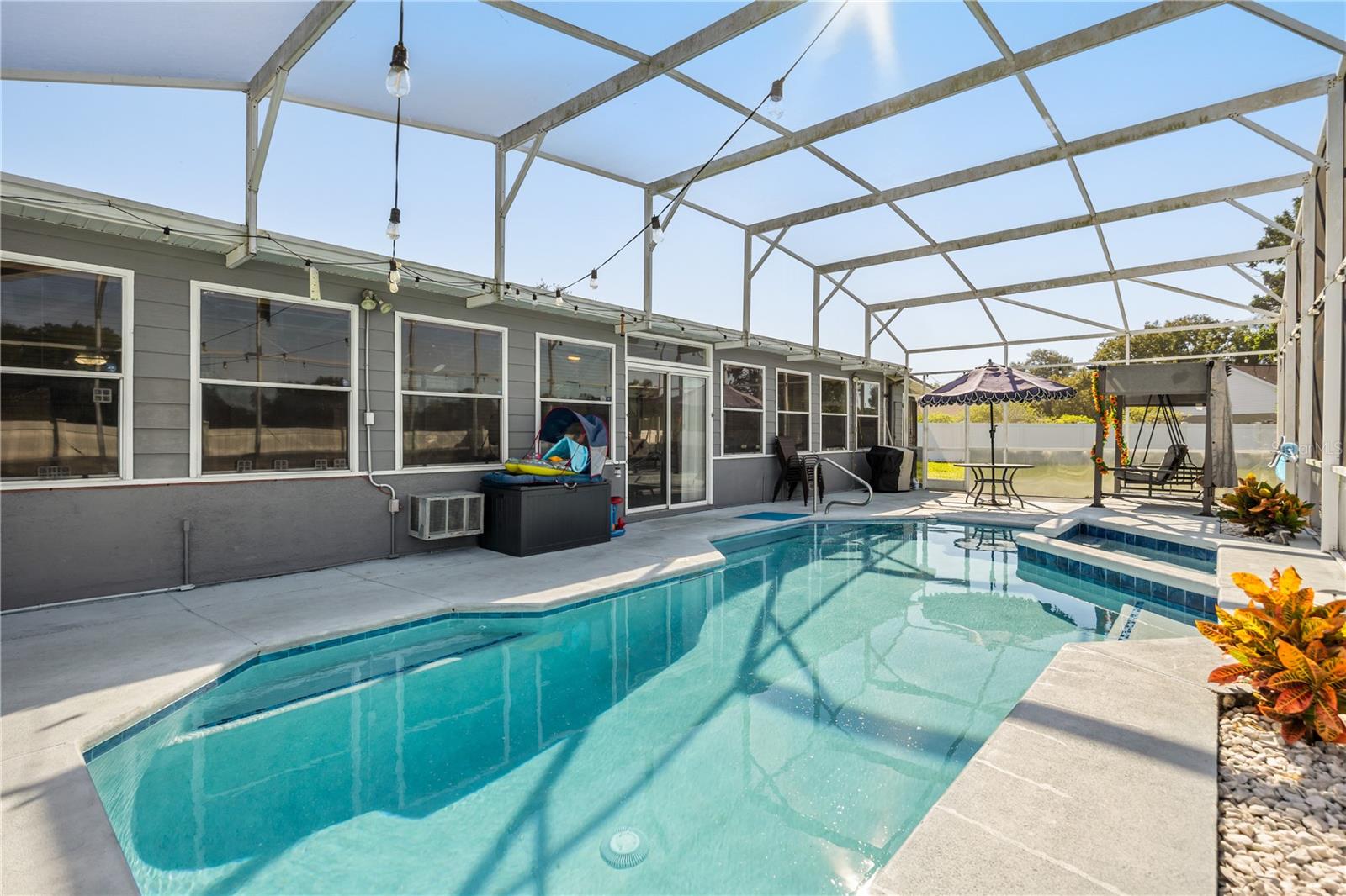 COUNTRY CHASE UNIT 1 - Residential