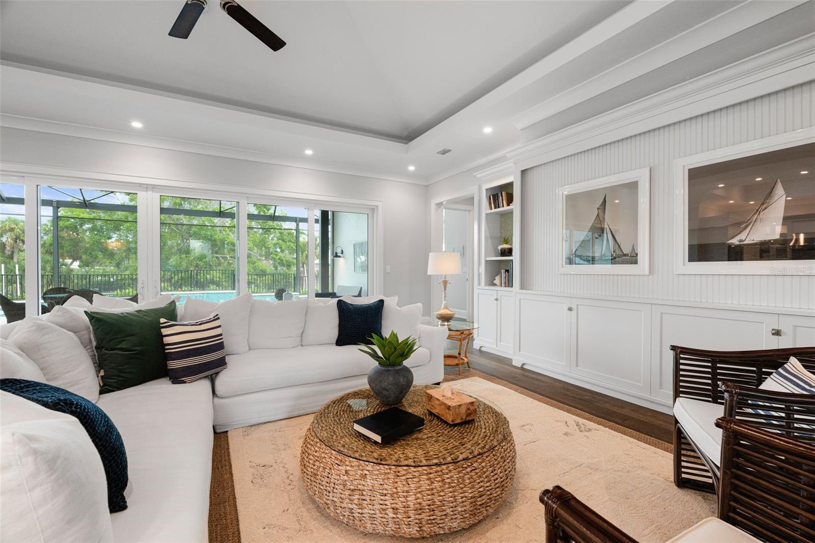 SIESTA ISLES - Residential