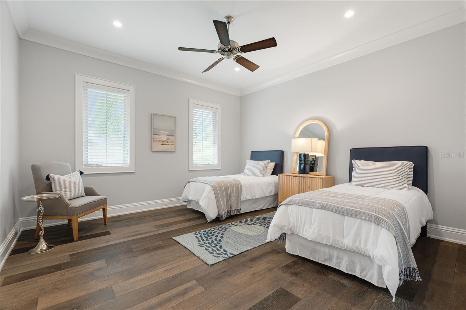 SIESTA ISLES - Residential