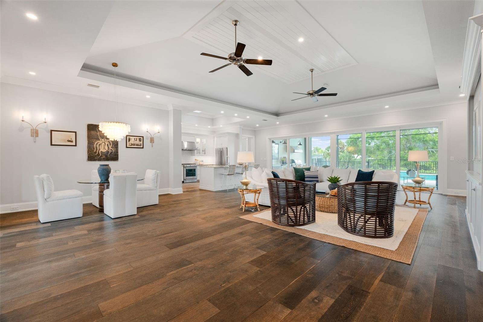 SIESTA ISLES - Residential