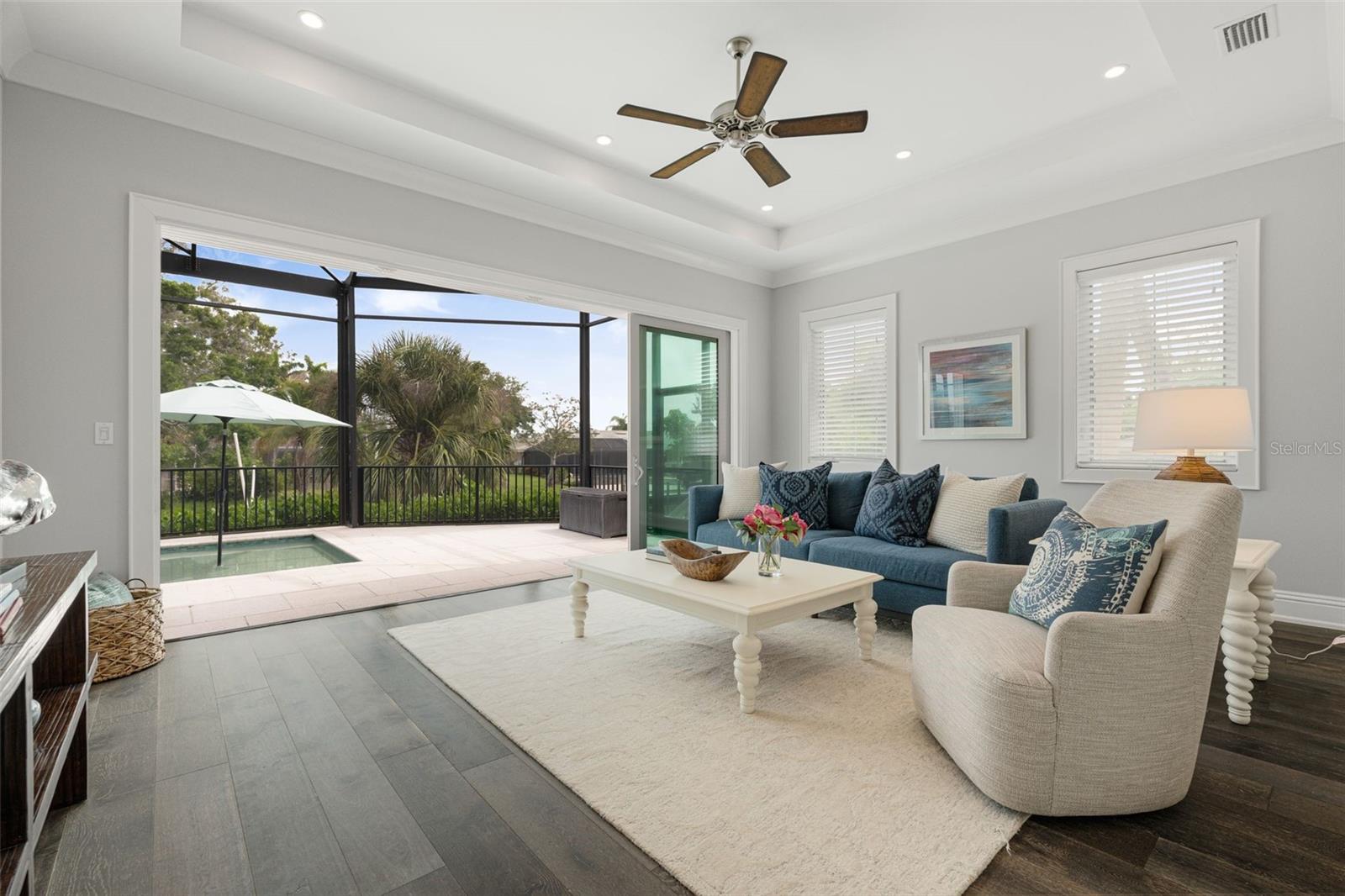 SIESTA ISLES - Residential