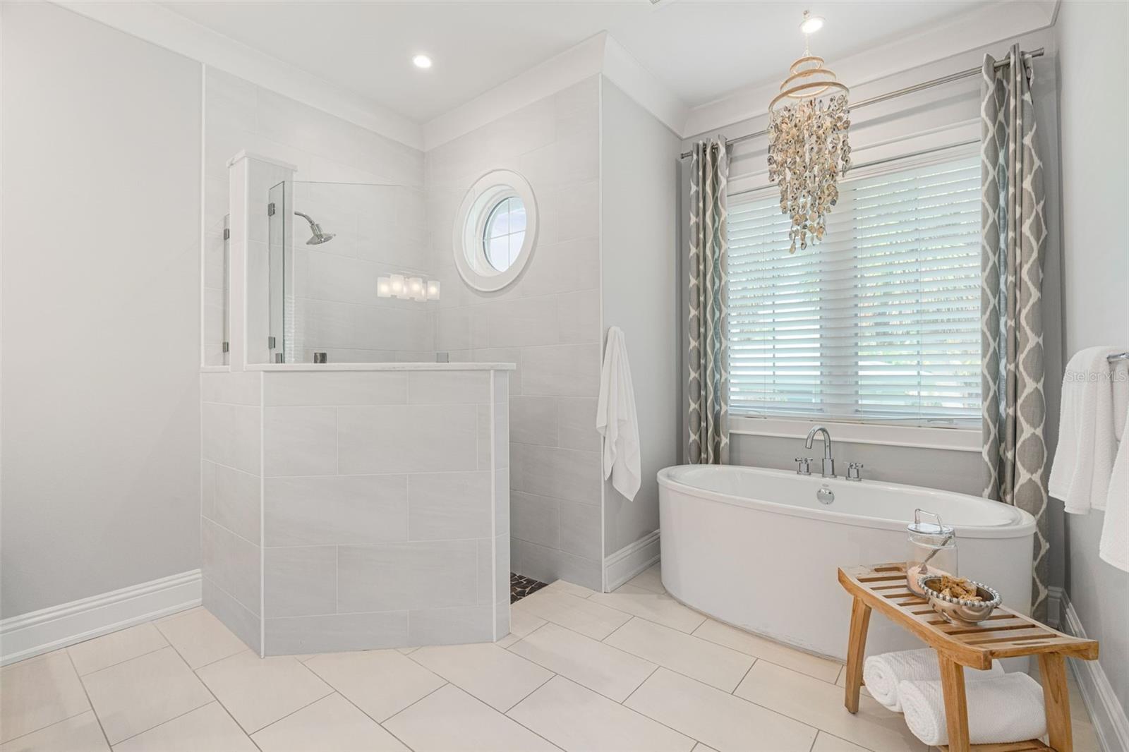 SIESTA ISLES - Residential