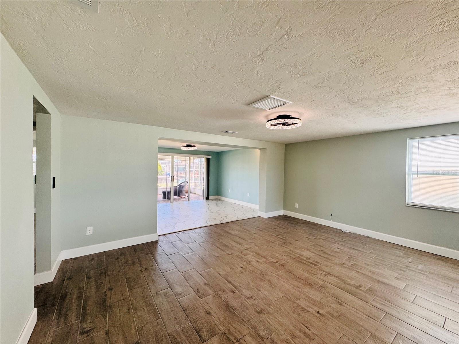 FLOR A MAR - Residential