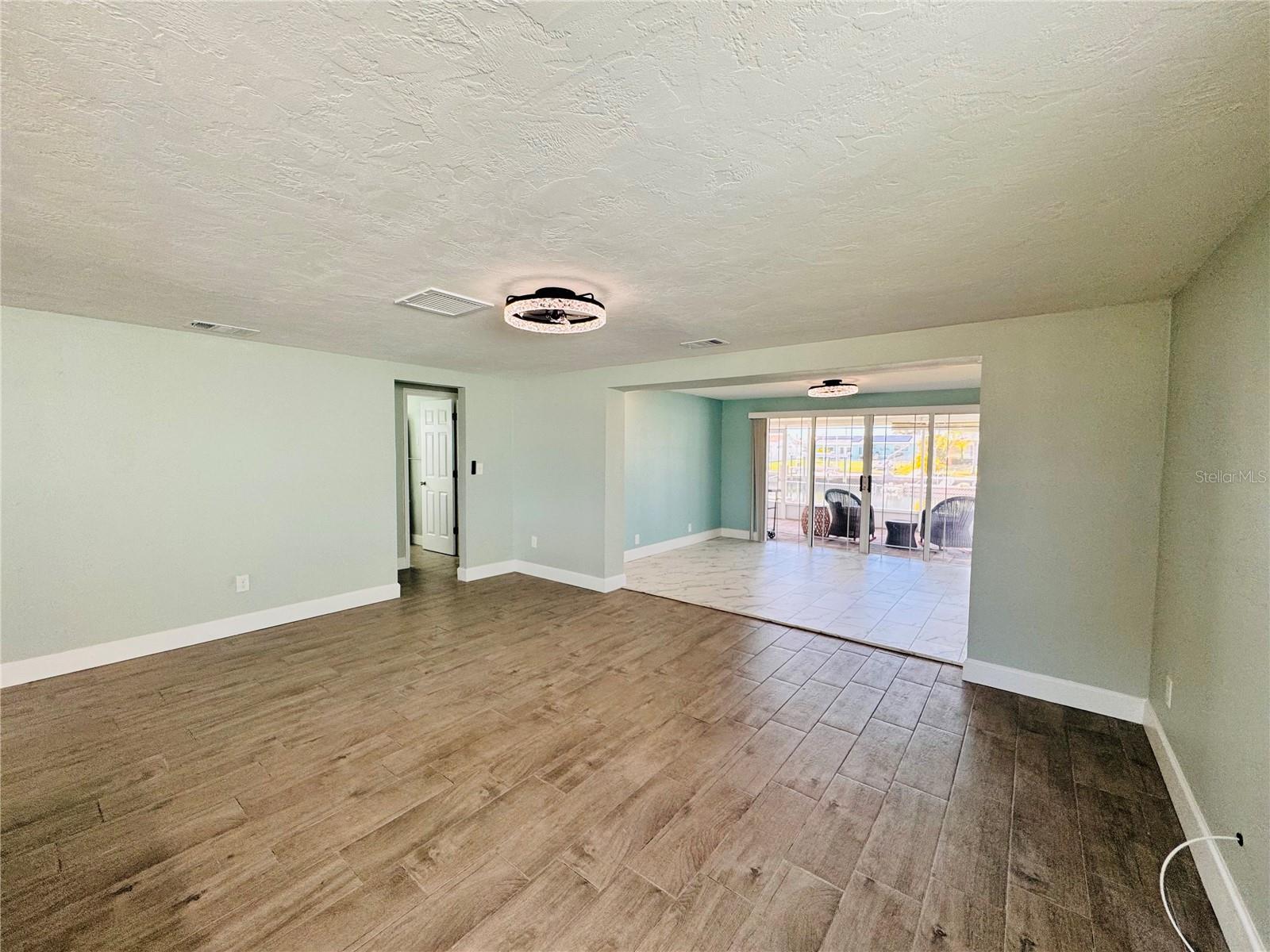 FLOR A MAR - Residential