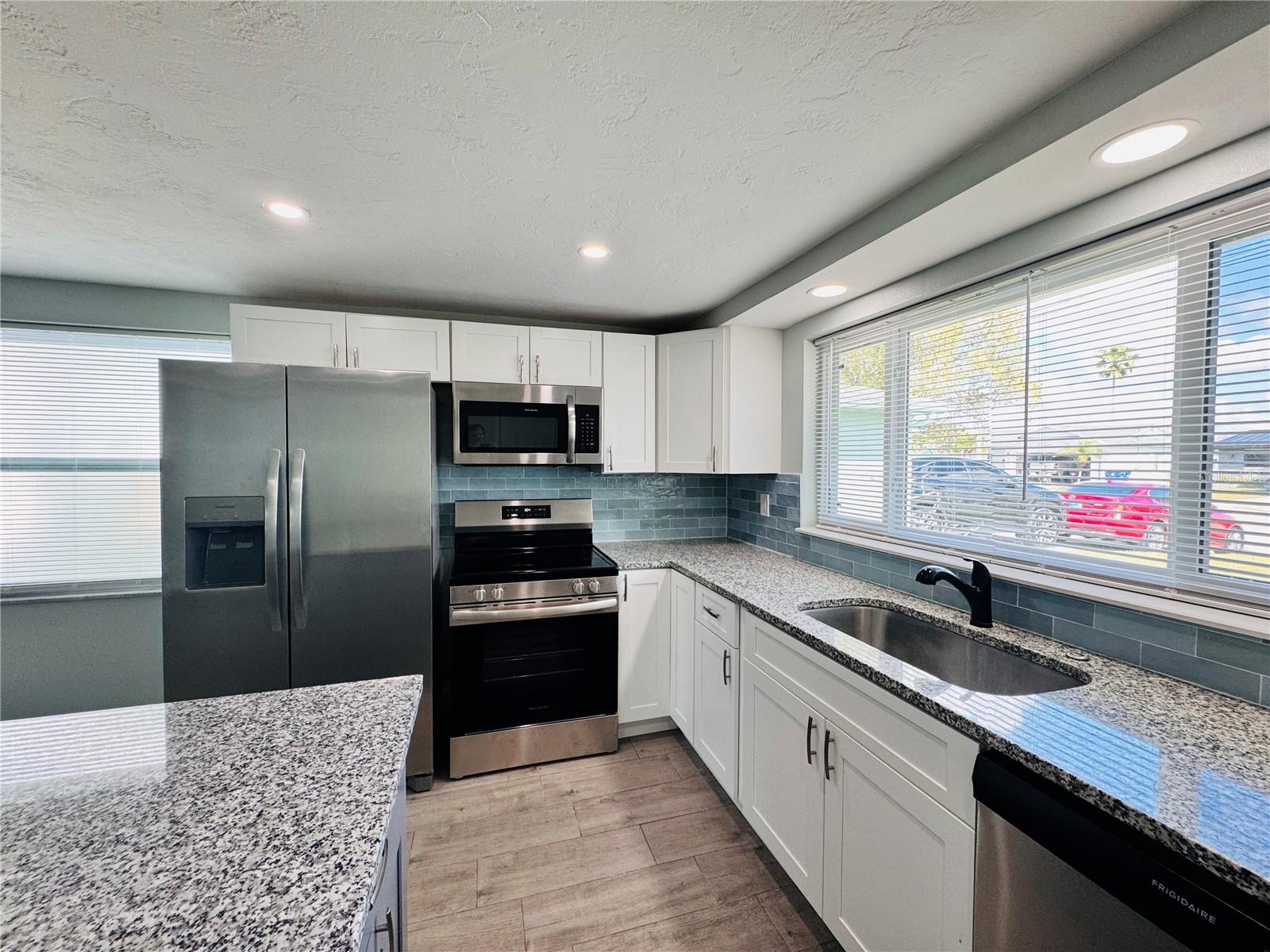 FLOR A MAR - Residential