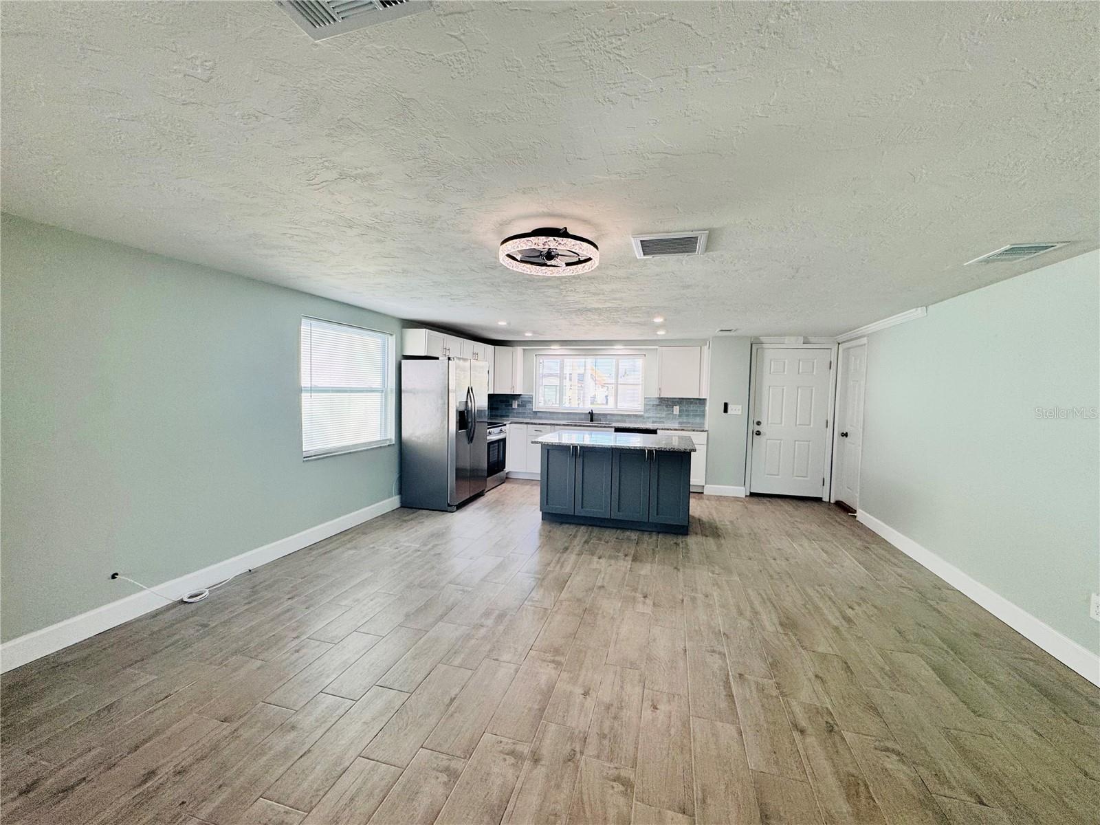 FLOR A MAR - Residential