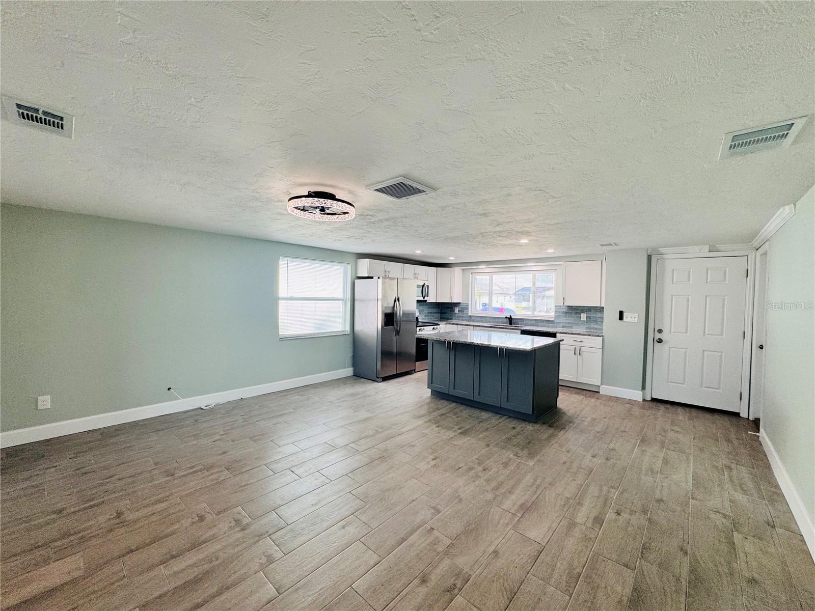 FLOR A MAR - Residential