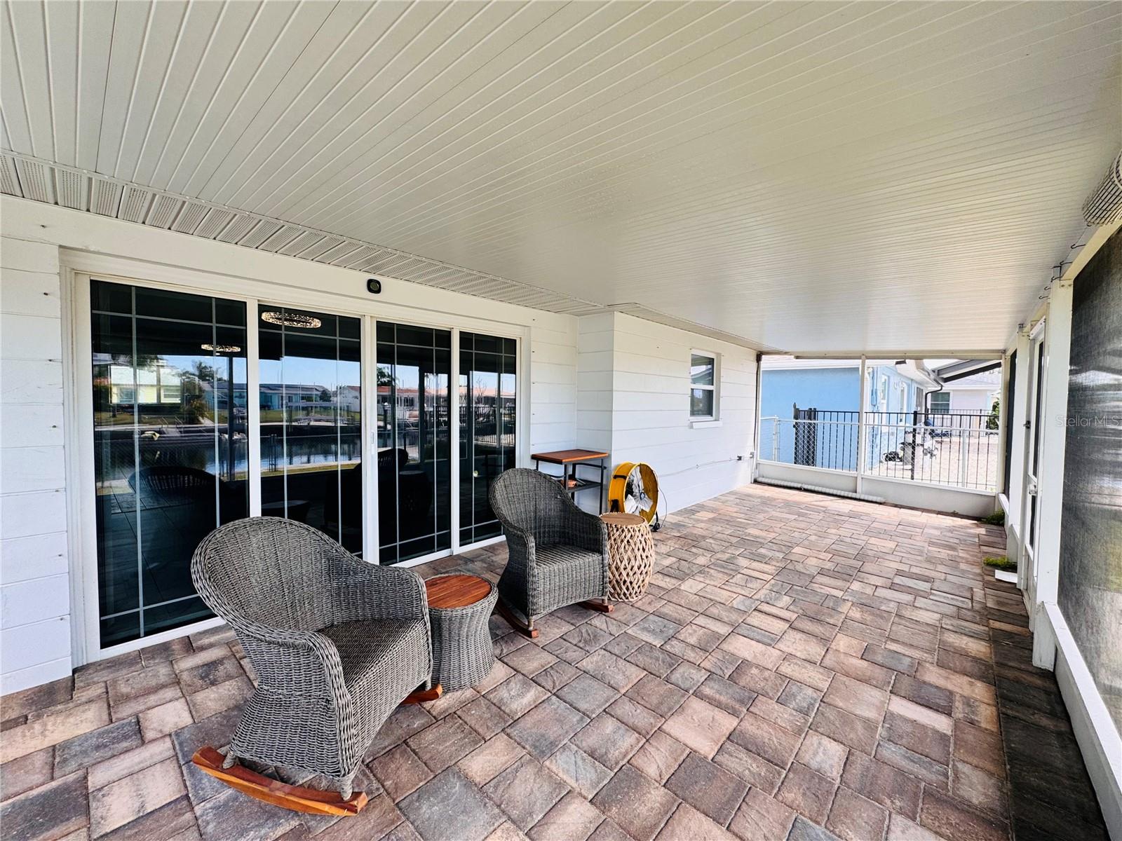 FLOR A MAR - Residential