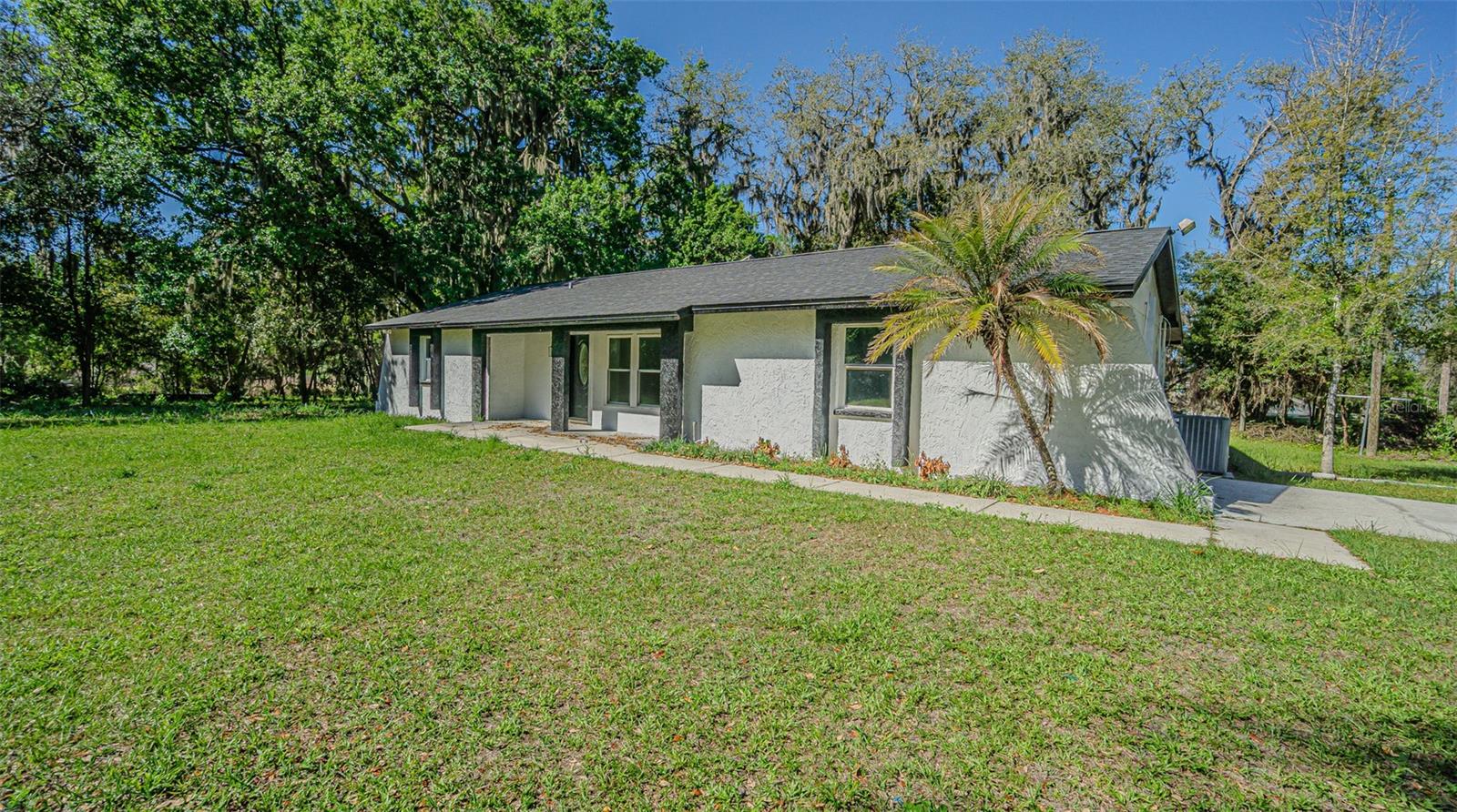 LAKESIDE ESTATES - Residential