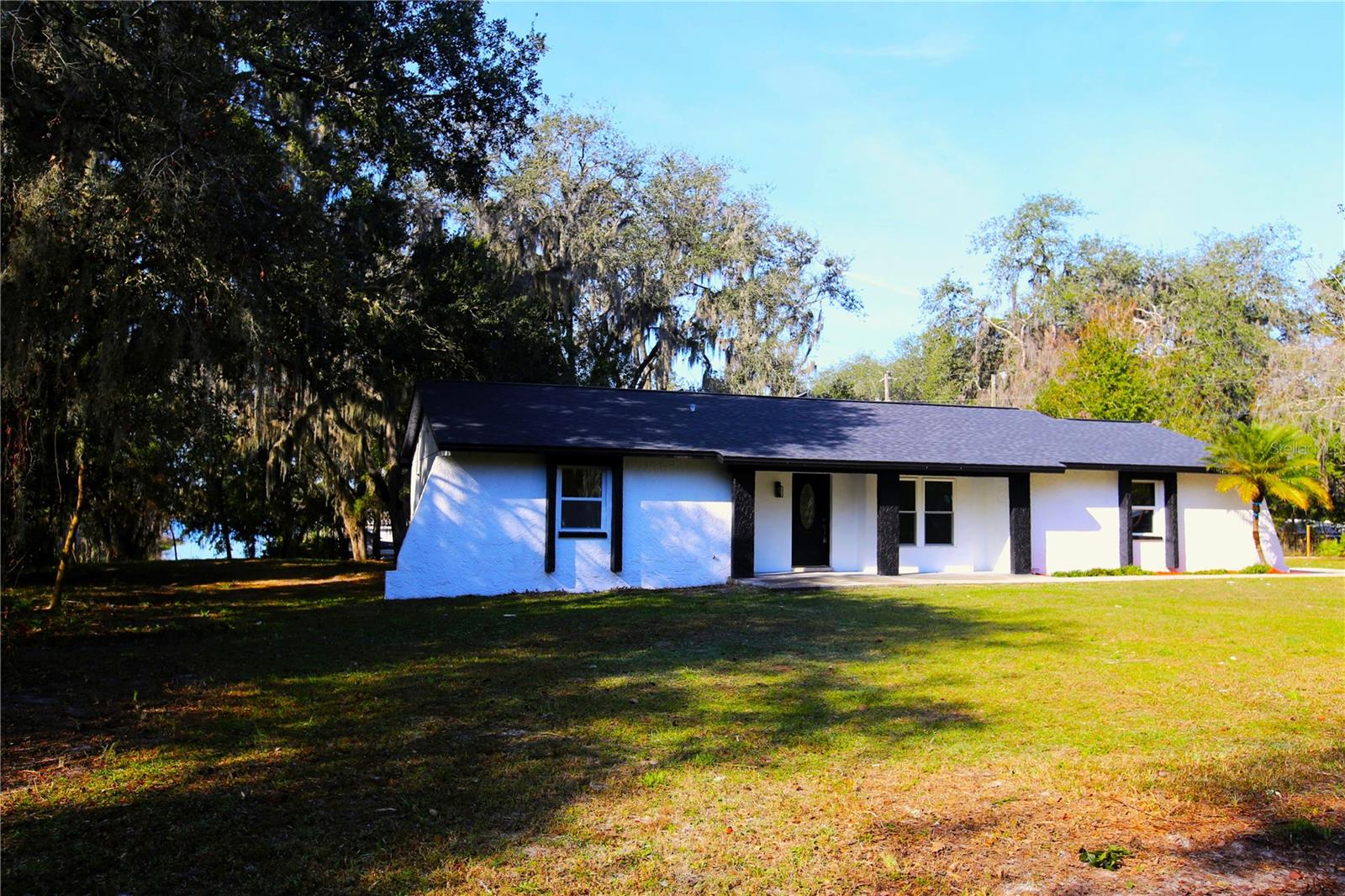 LAKESIDE ESTATES - Residential