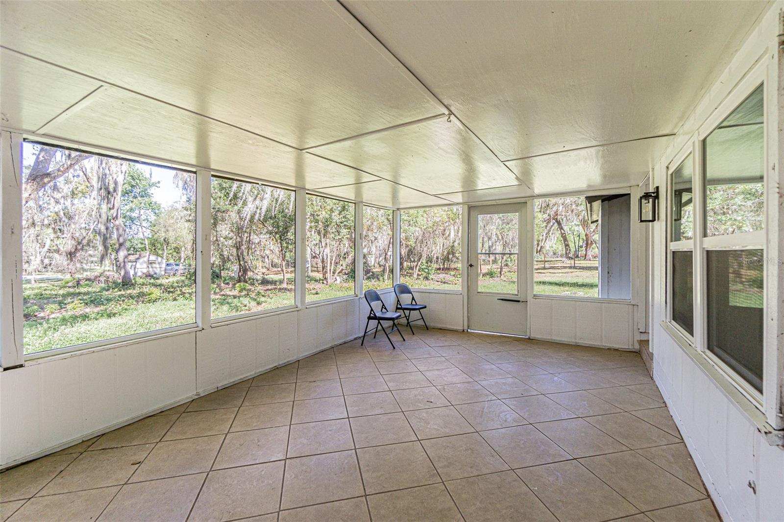 LAKESIDE ESTATES - Residential